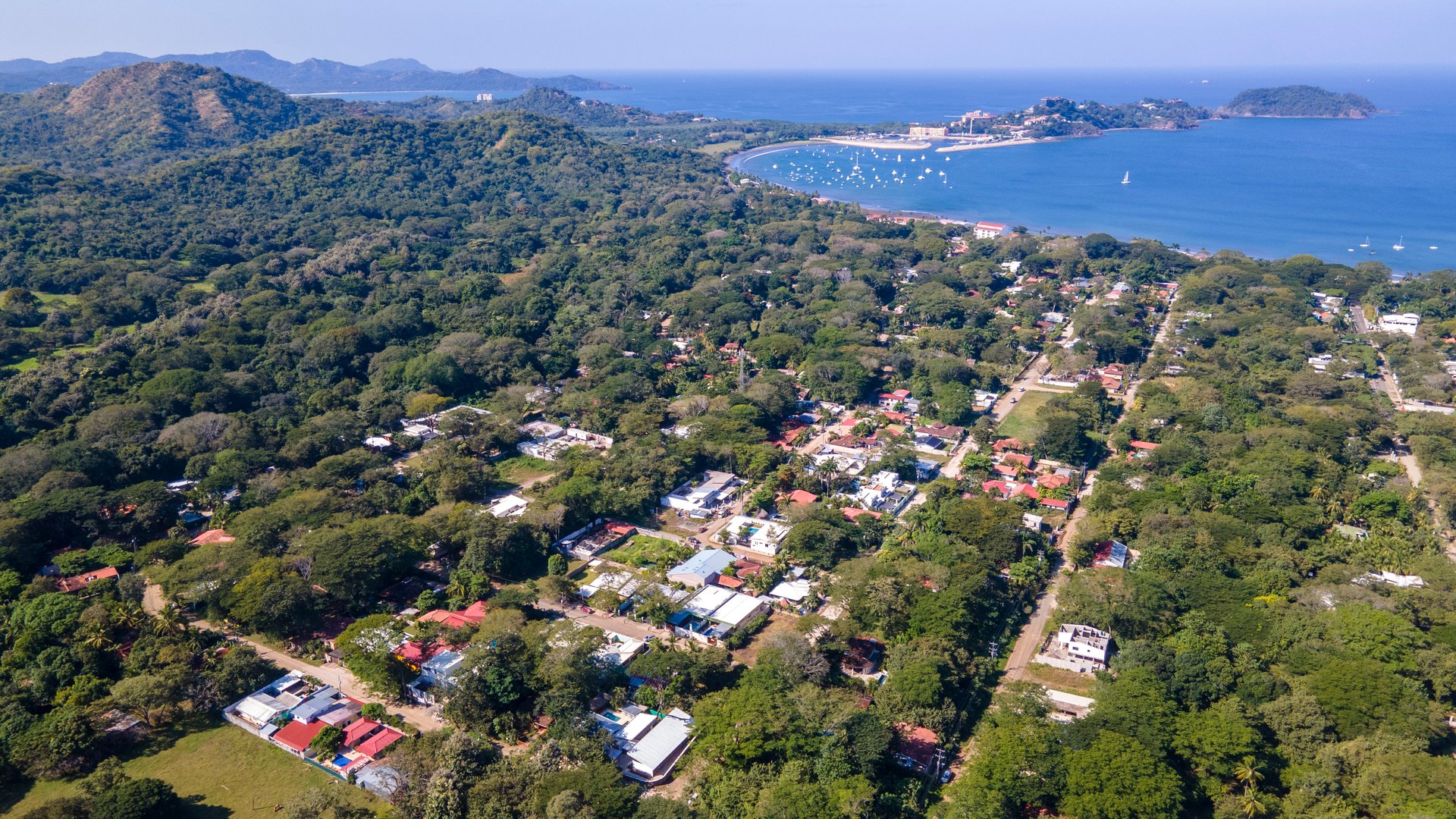 Casa Cenizaro | Elegant 4-Bed Tropical Retreat with Pool in Surfside, Potrero