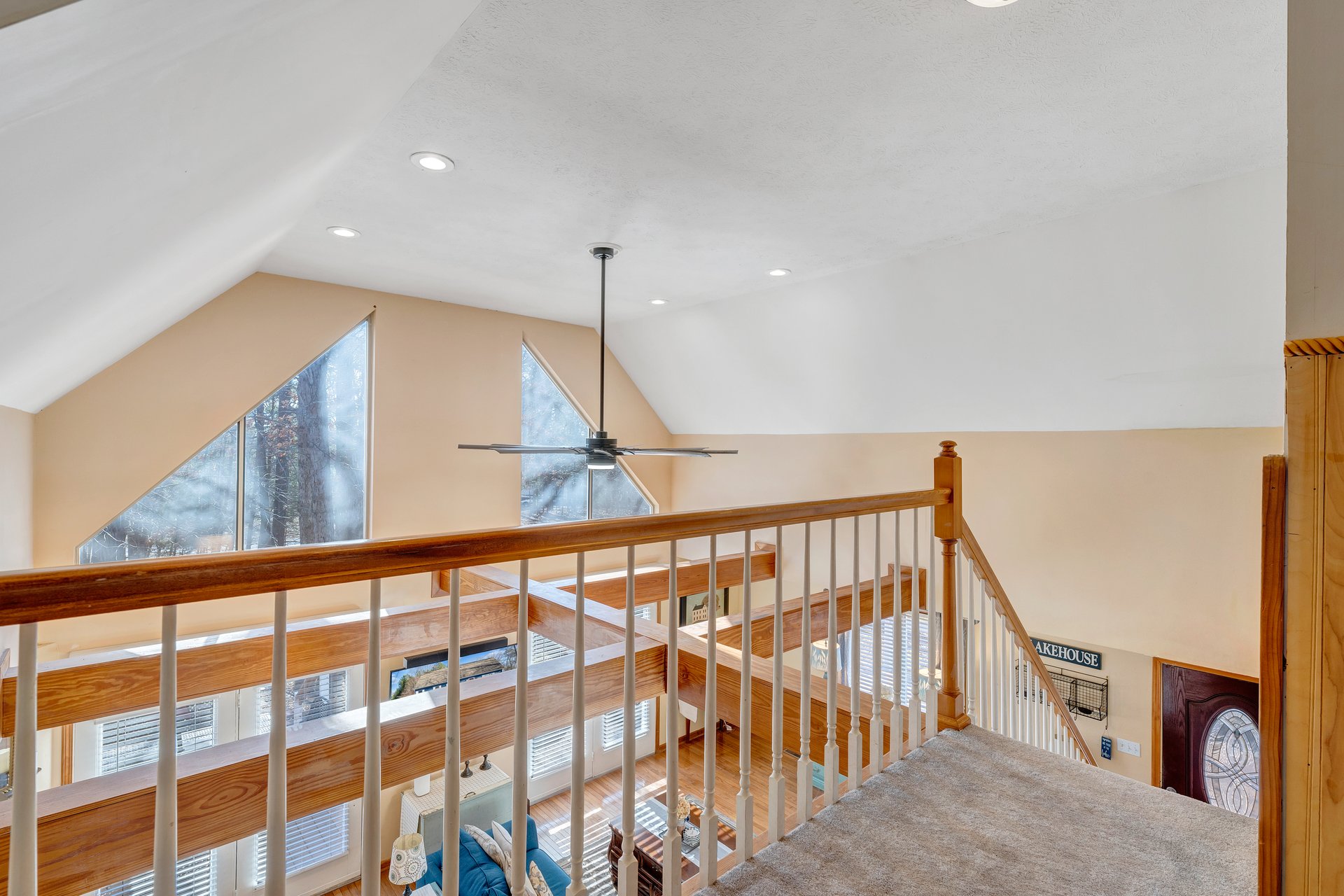 100 Sandpiper DR