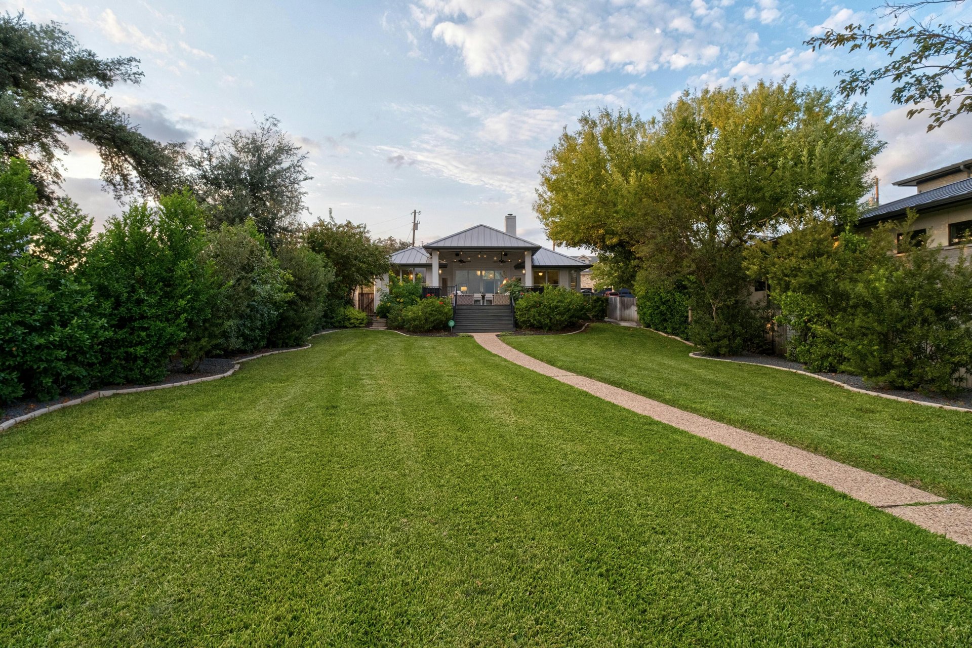2840 Lakeview Lane