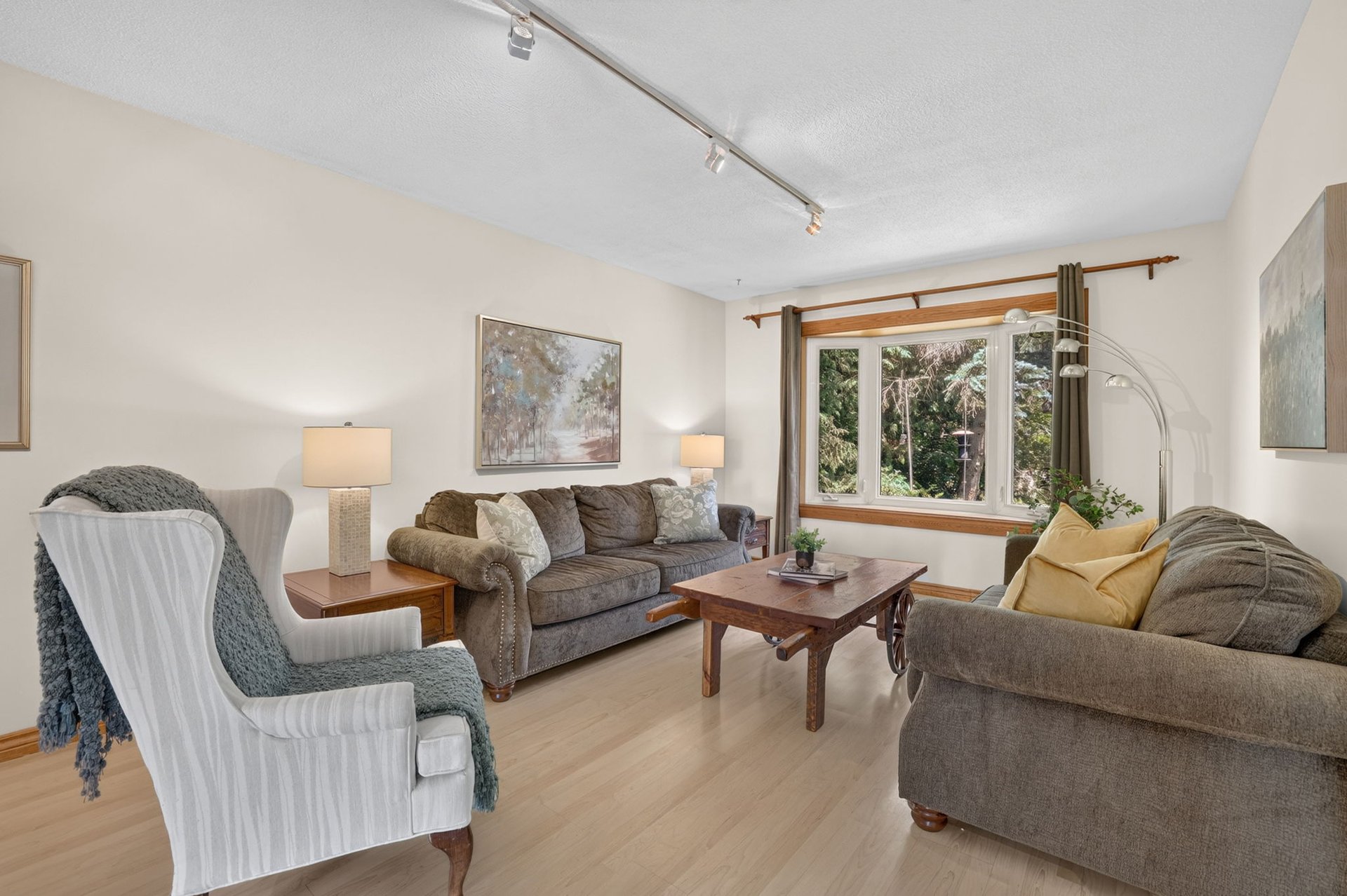 16 Hi View Drive