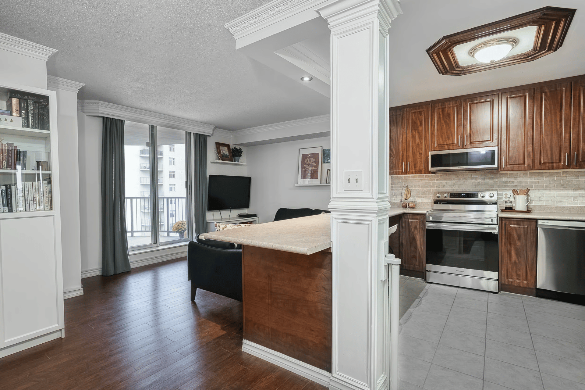 3559 Eglinton Ave W #1106