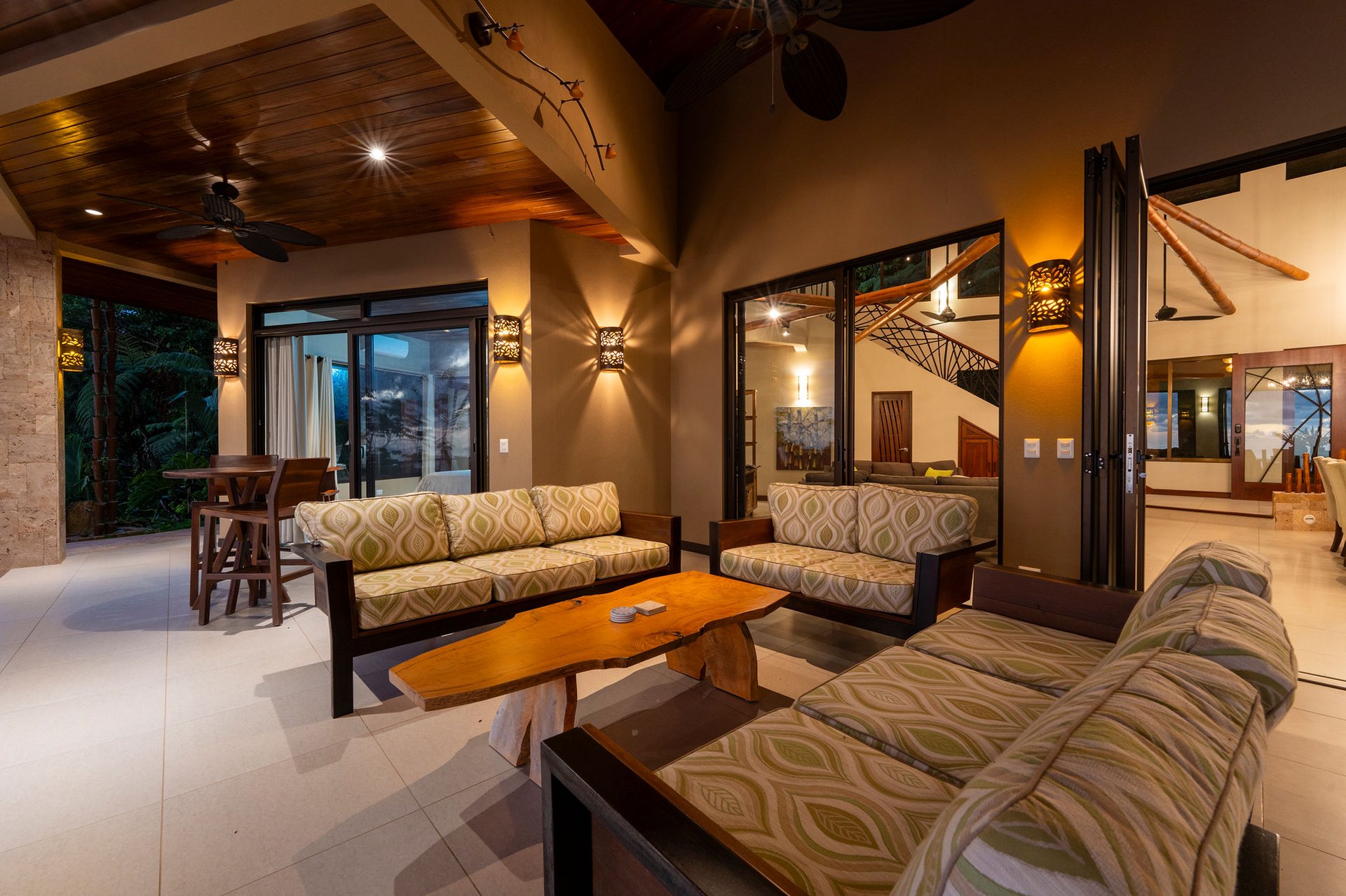 Casa Bambú – LUXURY 5 BEDROOM ESTATE WITH EXCEPTIONAL OCEAN VIEWS