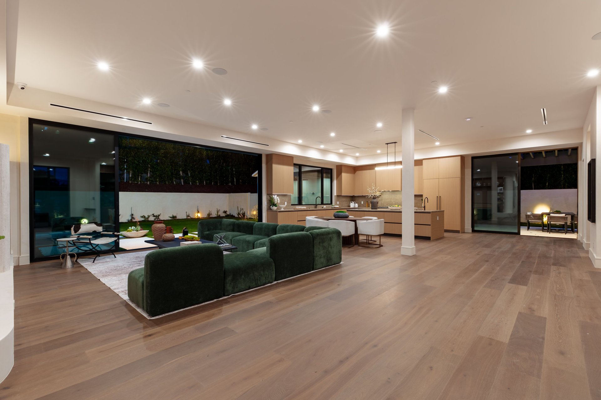 18100 Karen Dr