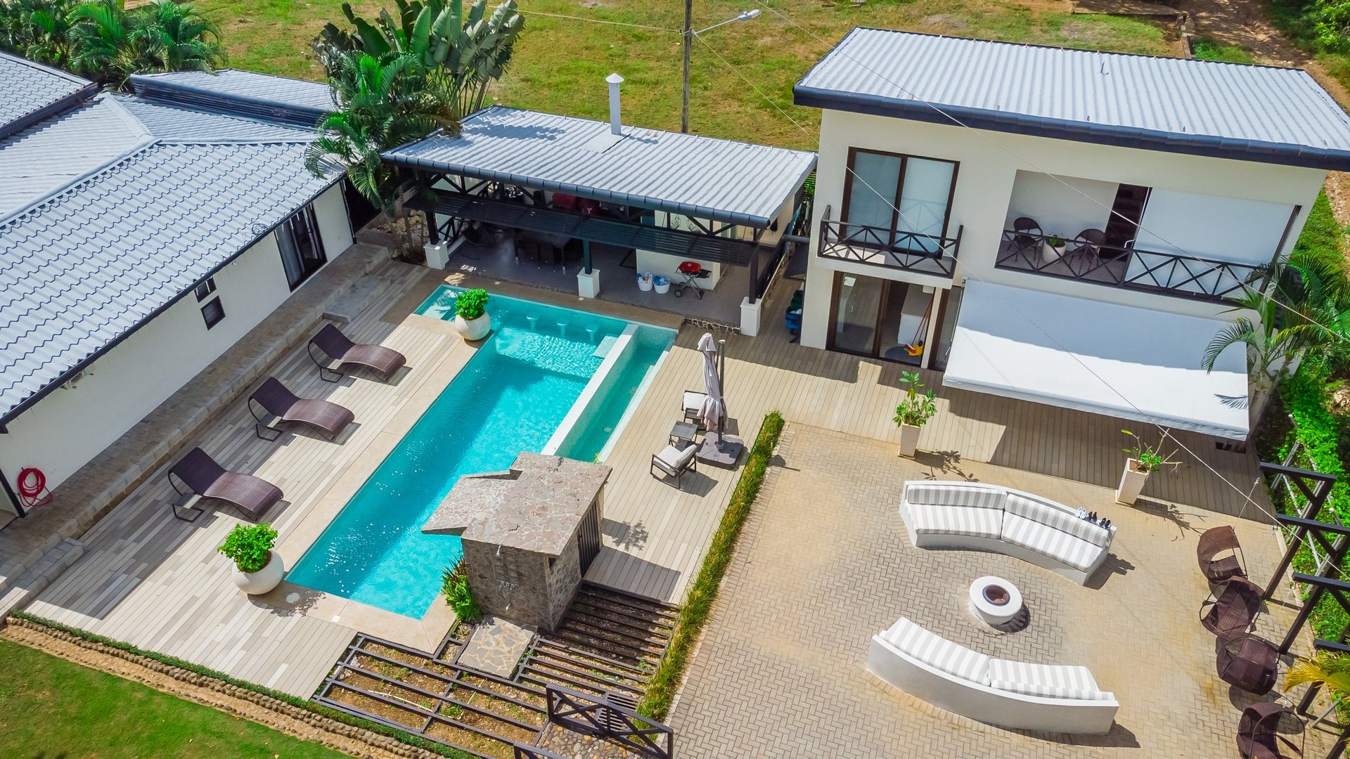 Casa Cielo | Luxurious Multifunctional Estate with Main House, Apartments, and Pool in Guanacaste!
