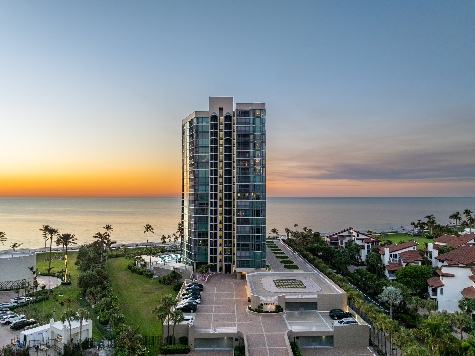 VISTAS 903 AT PARK SHORE
