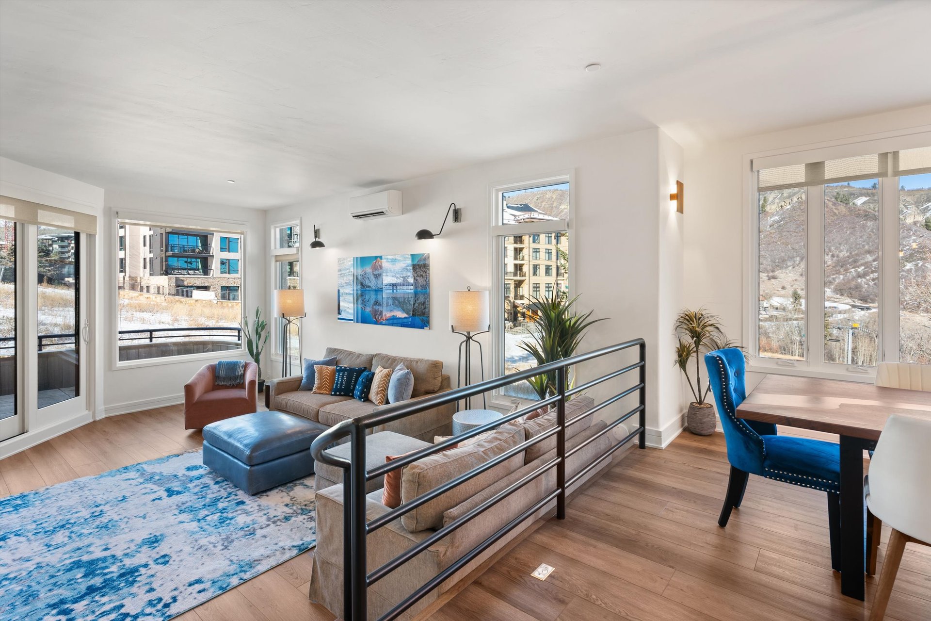 Ski-In/Ski-Out Luxury: Deerbrook Townhome