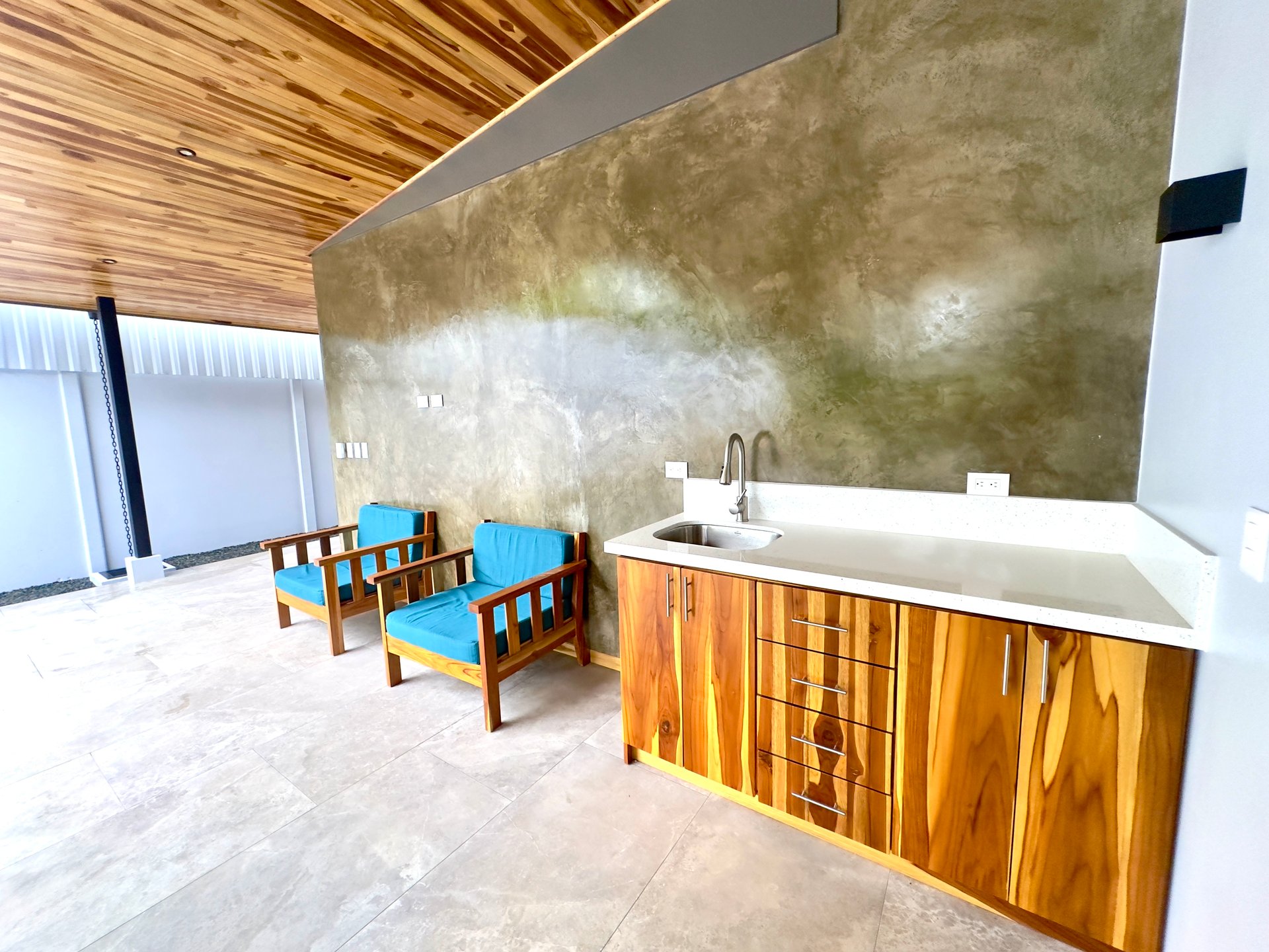 2 BR Brand New Home in Uvita