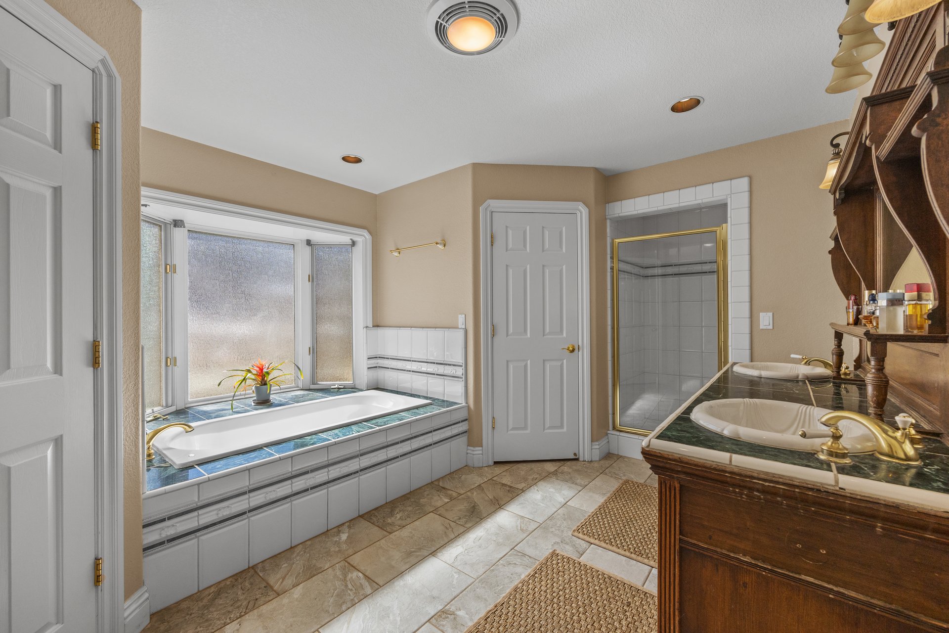 Equestrian Estate in Bear Valley Springs: 25820 Skyline Drive