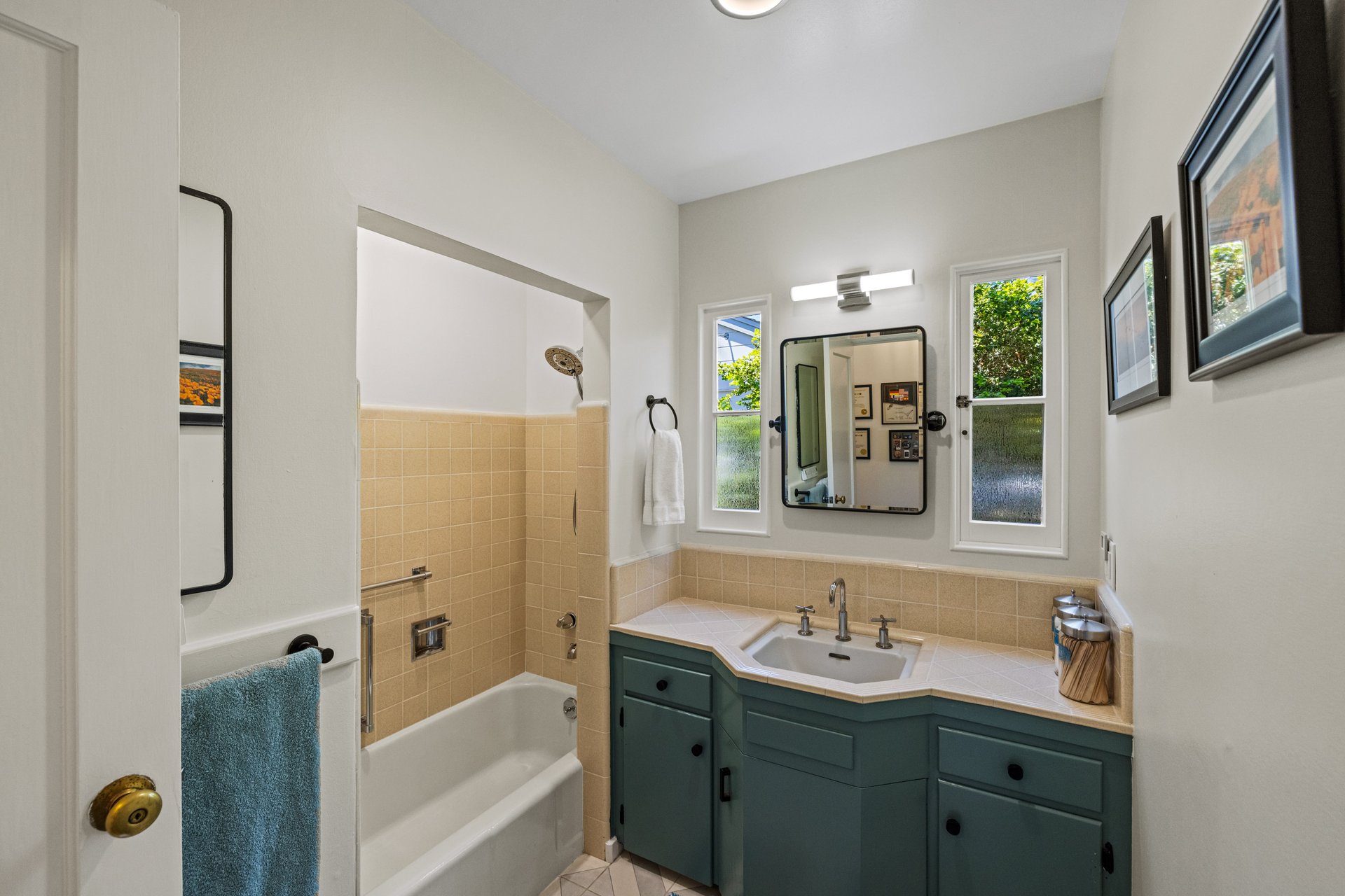 Charming Pacific Grove Cottage
