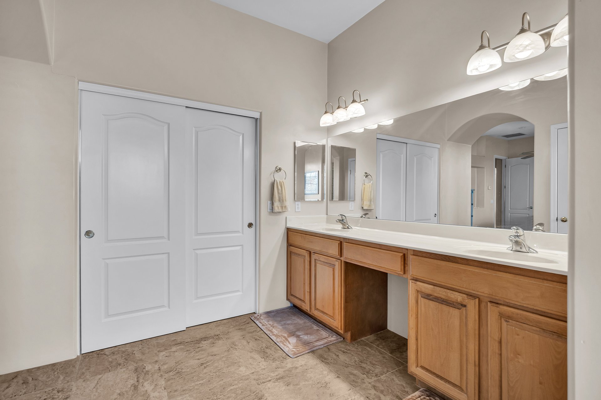 17117 W Dale Lane