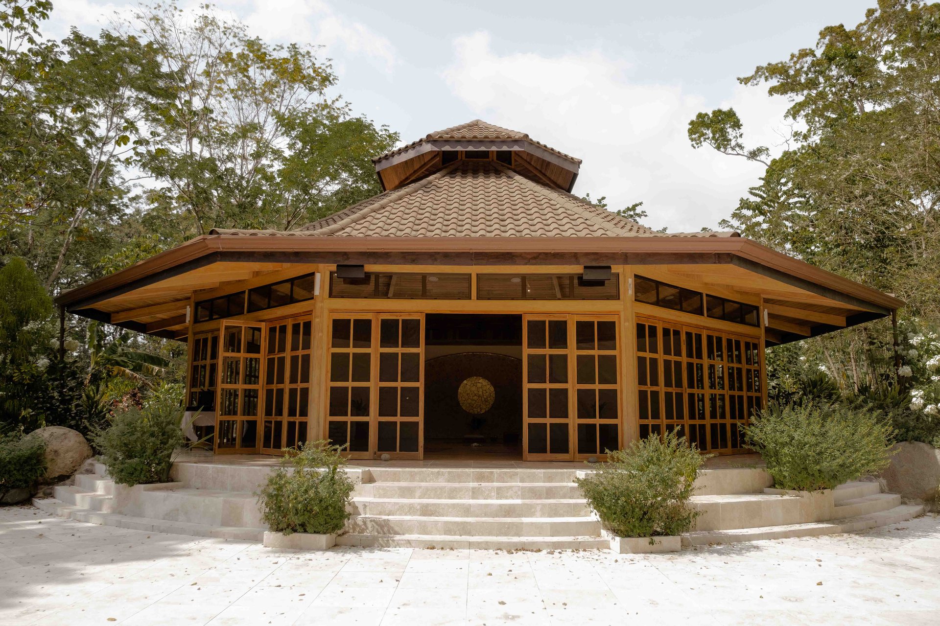 11.75 Acre property In-town, Retreat, Hotel, Bnb