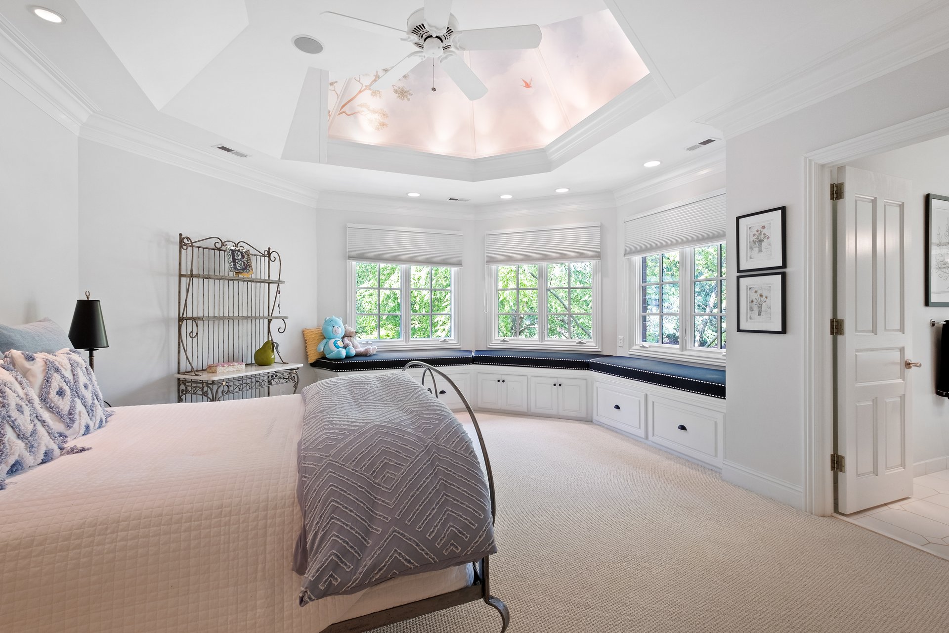 A Town & Country Sanctuary on 2+ Acres With a Surprising Backdrop 