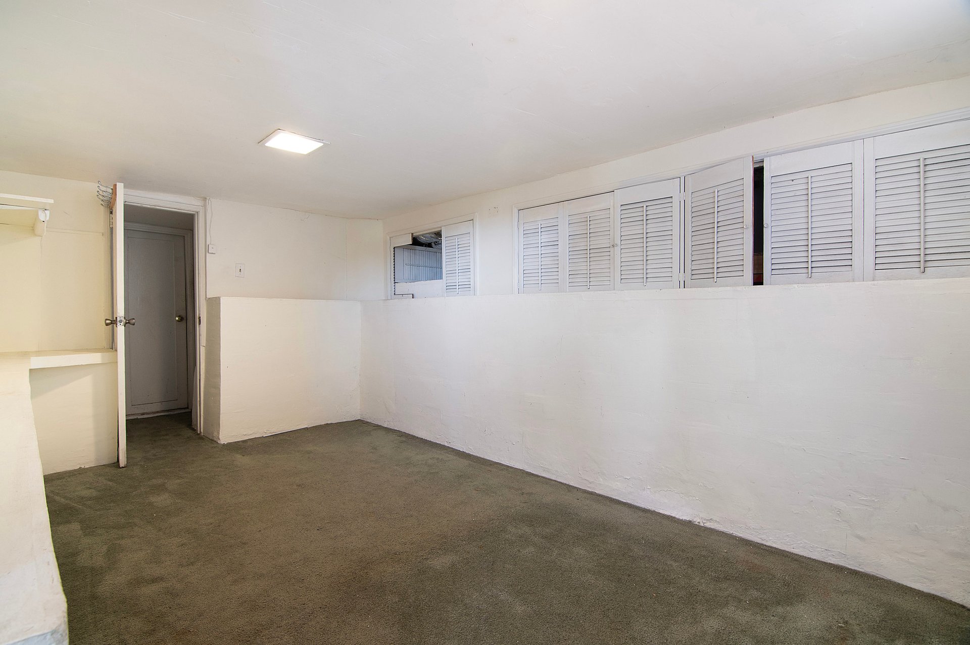 6131 Glen Tower St.