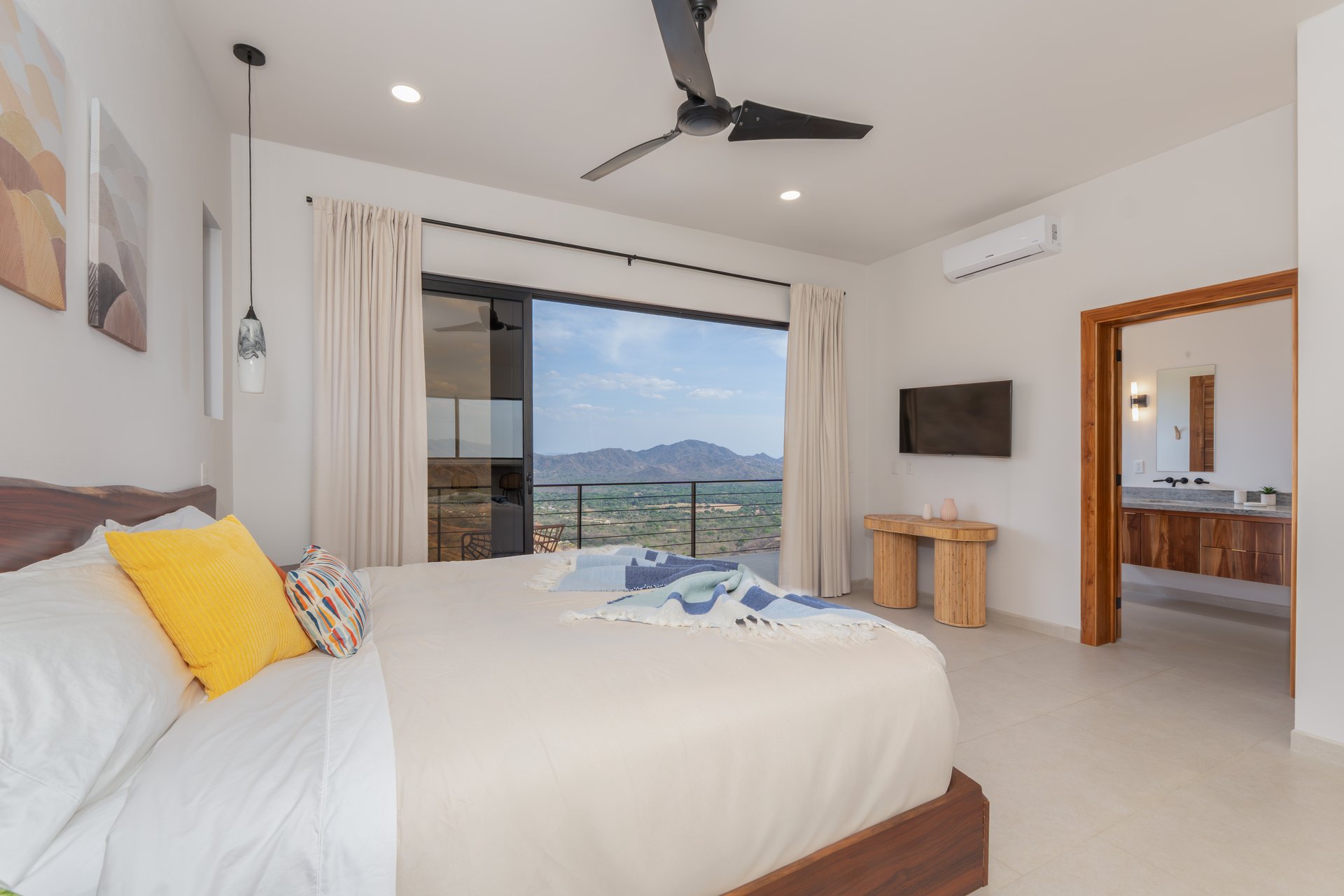 Casa Vista Escondida | 5 Bedroom Ocean View Estate with Seller Financing & Additional Lot in Playa Potrero Costa Rica