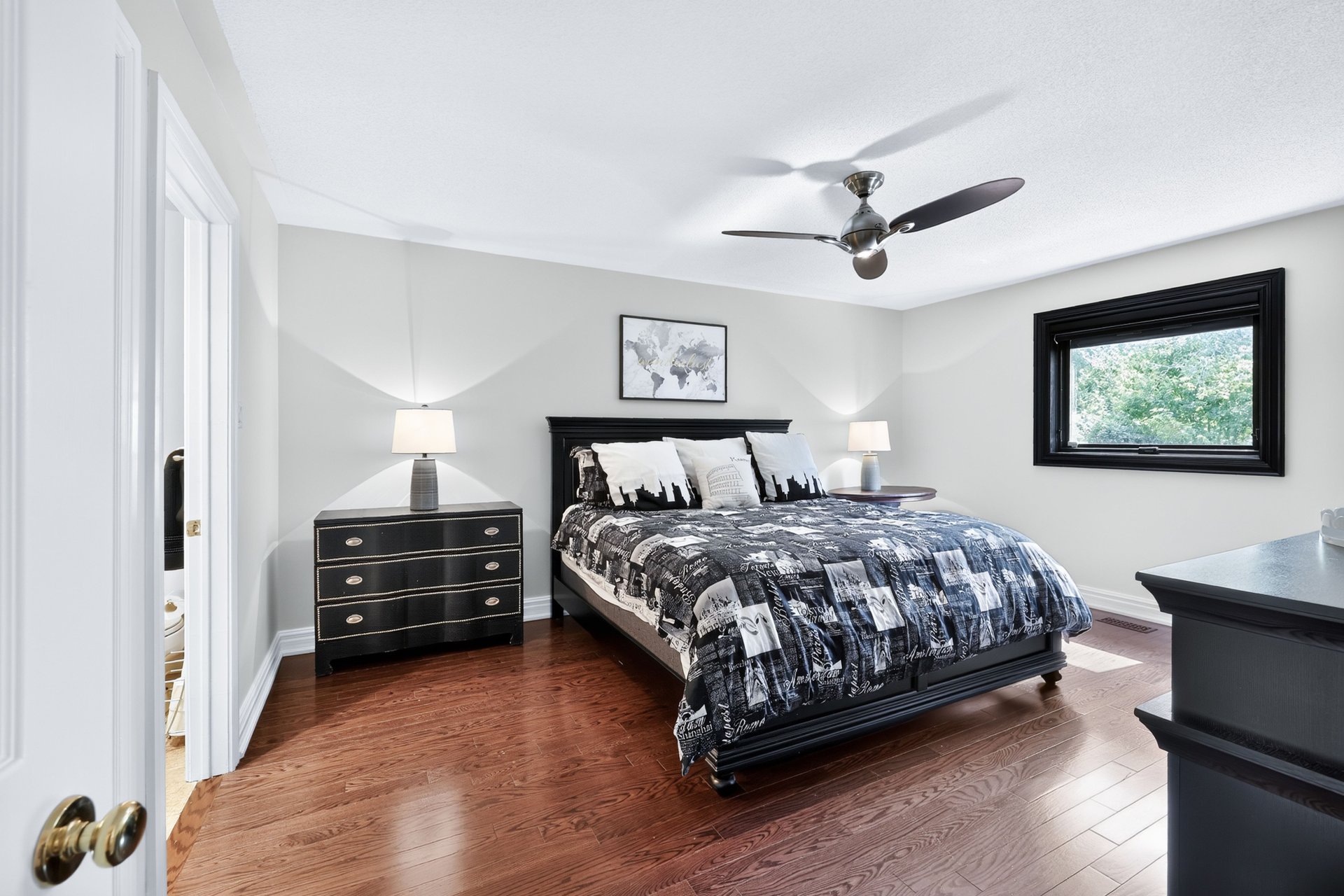 324 Oakridge Court, Oakville