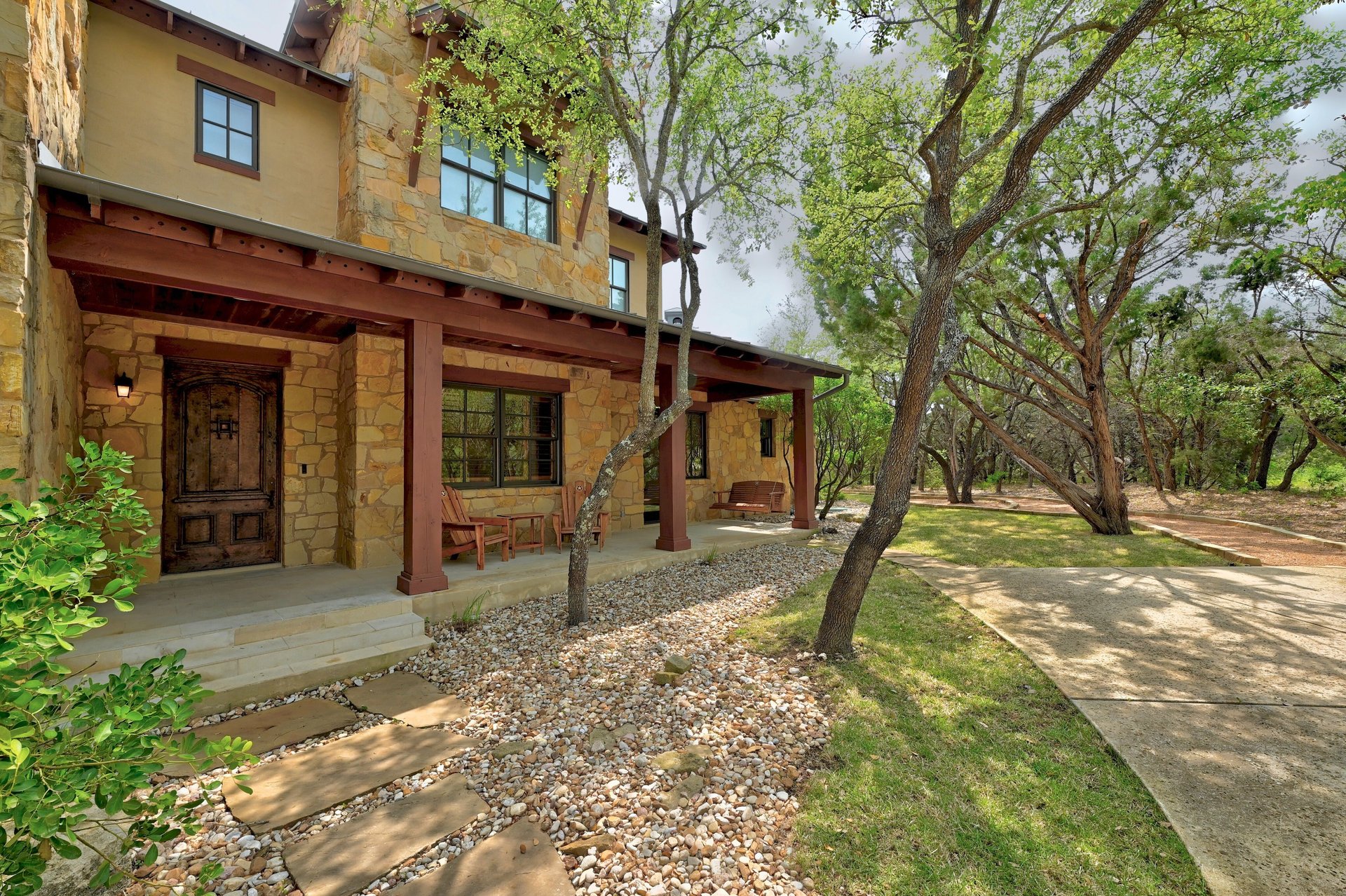 16009 Pontevedra Place