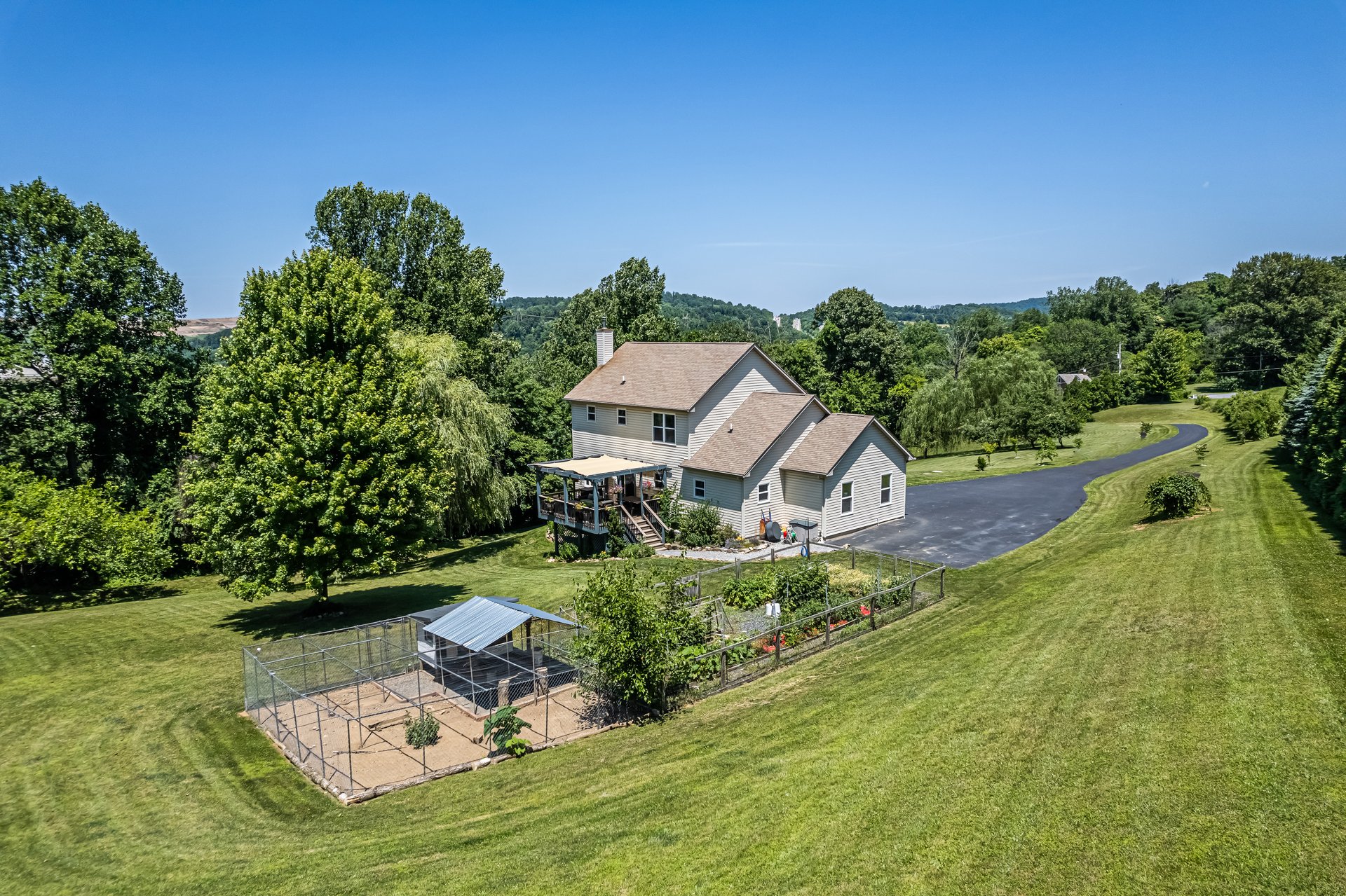 3892 Beeline Drive