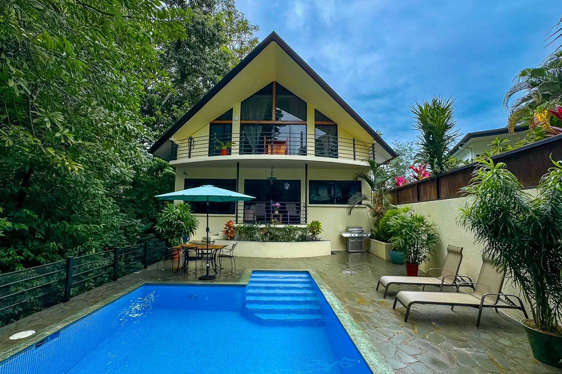 Affordable Home with a Pool in Manuel Antonio - 4 bedrooms