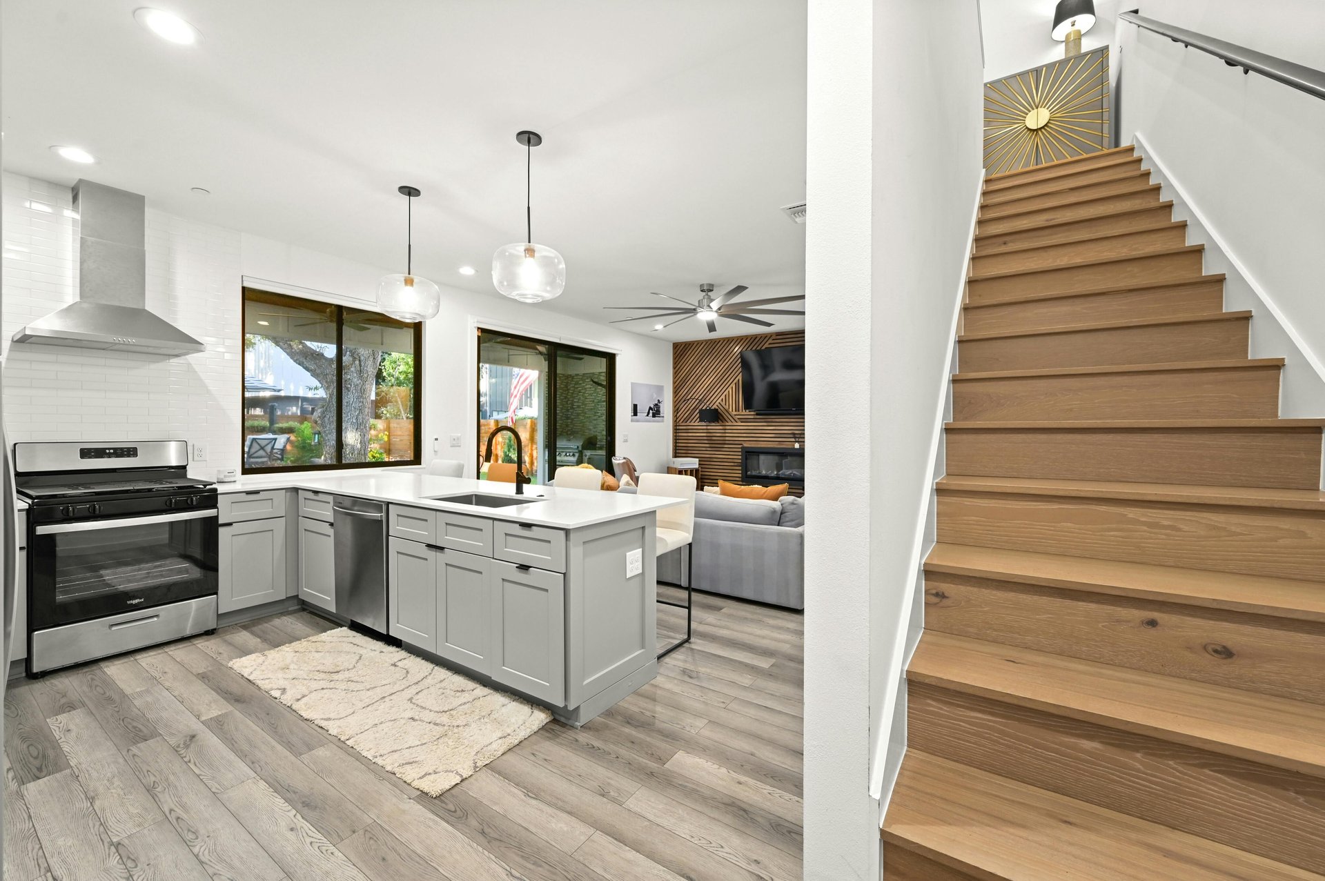 3411 Neal st #2