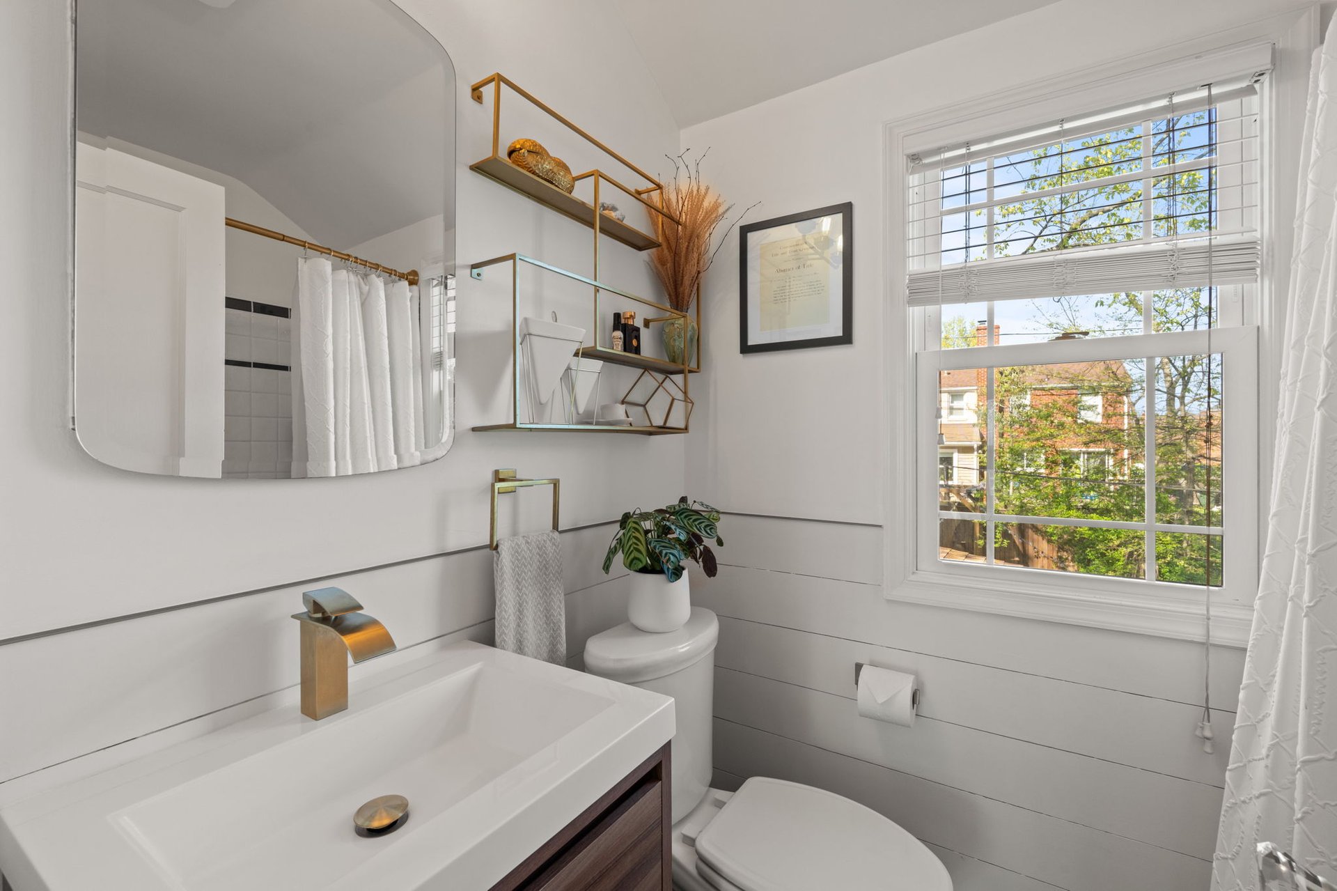 Crown Jewel of Jefferson Manor - 1/2 mile to Metro