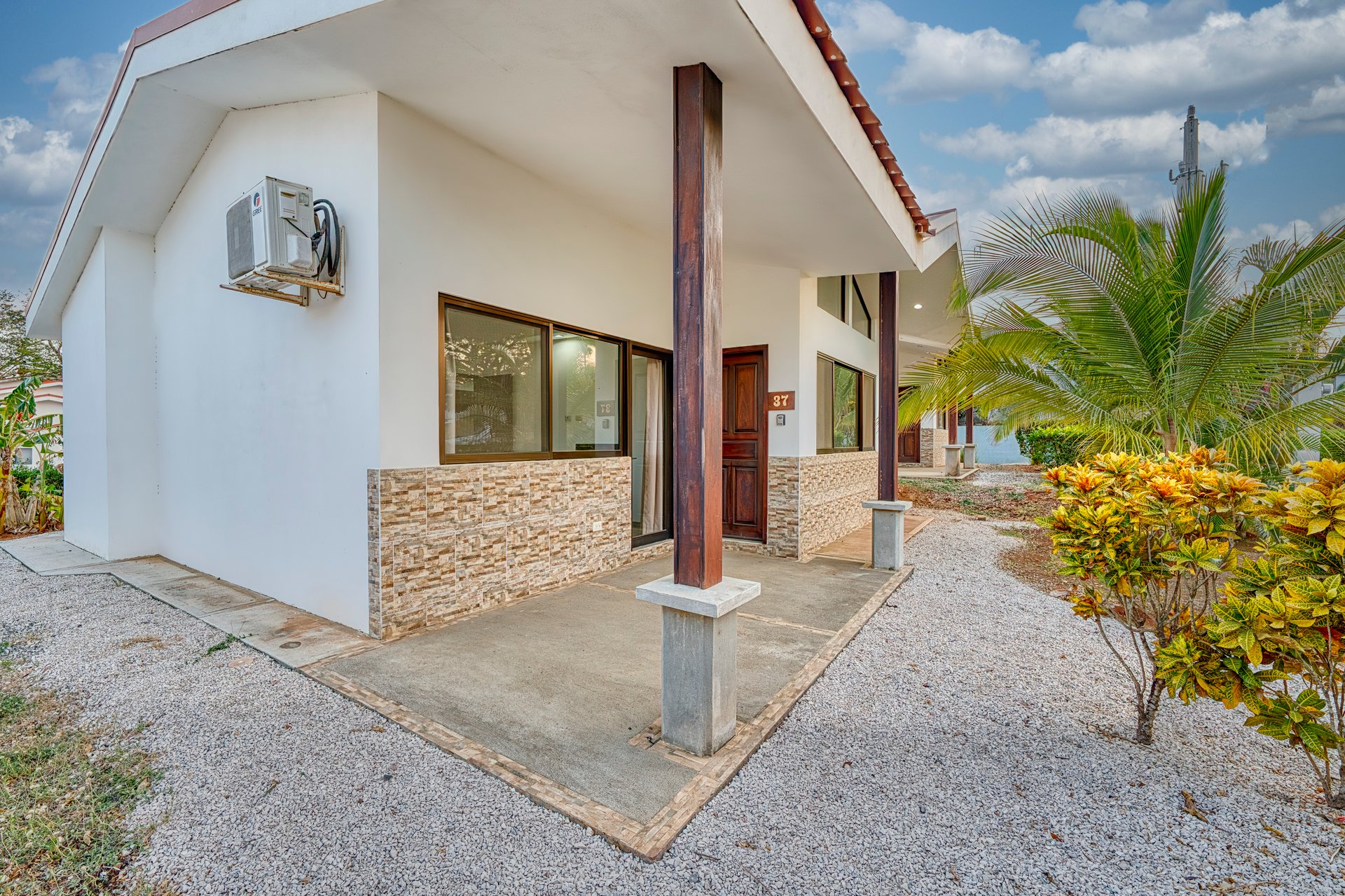 Casa Pura Vida 37 | Charming Villa in Playa Lagarto Eco-Development