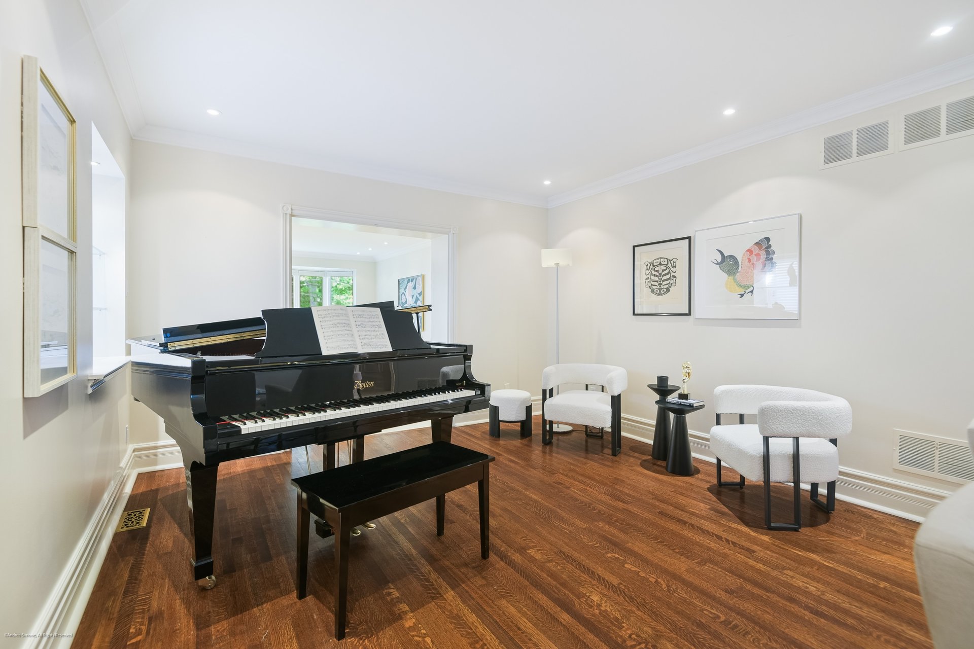 Moore Park 5 Bedroom on Lush Lot
