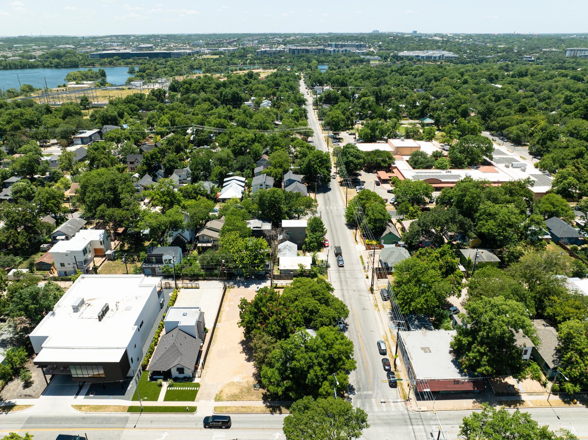 2201 E Cesar Chavez