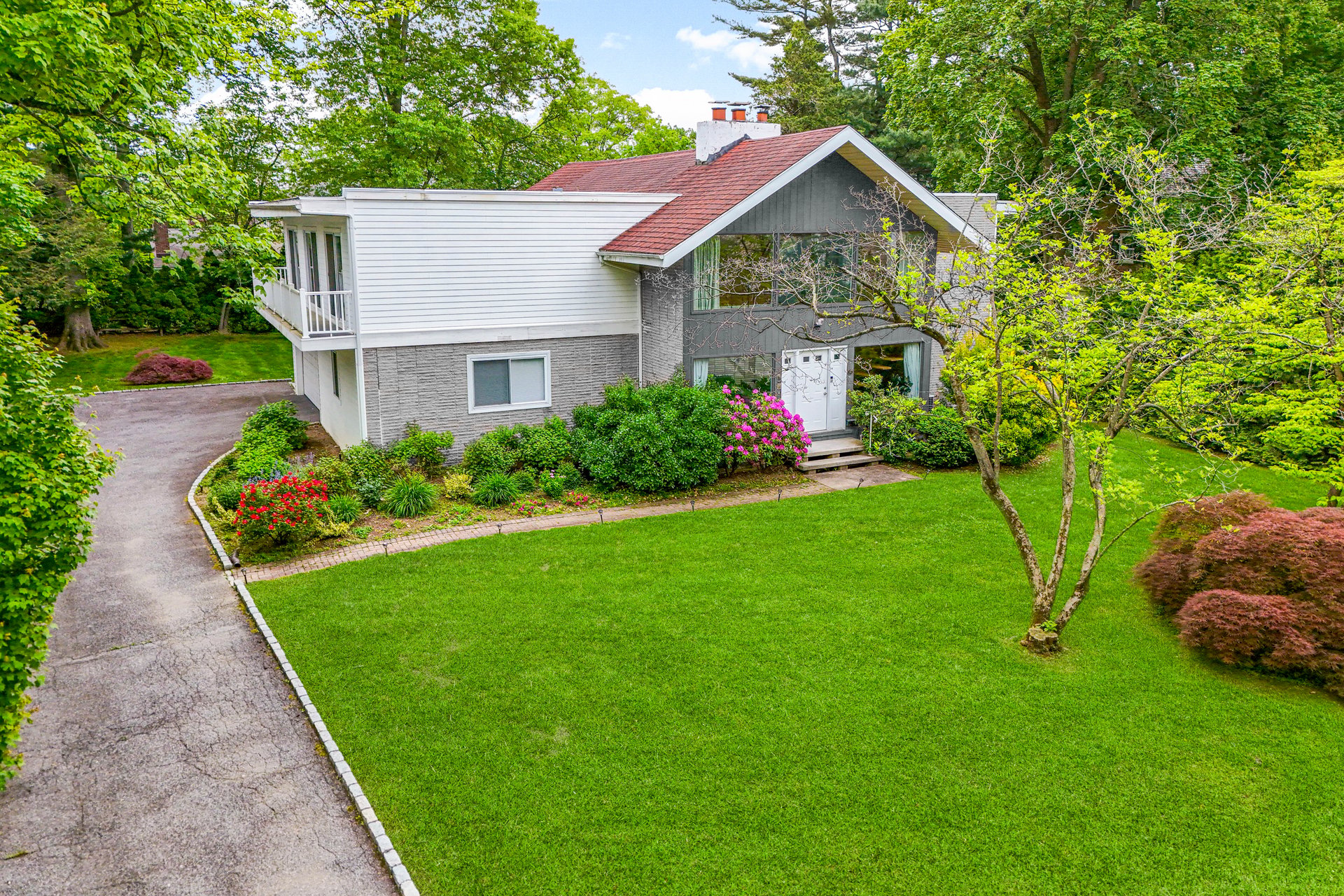 161 Morris Lane S