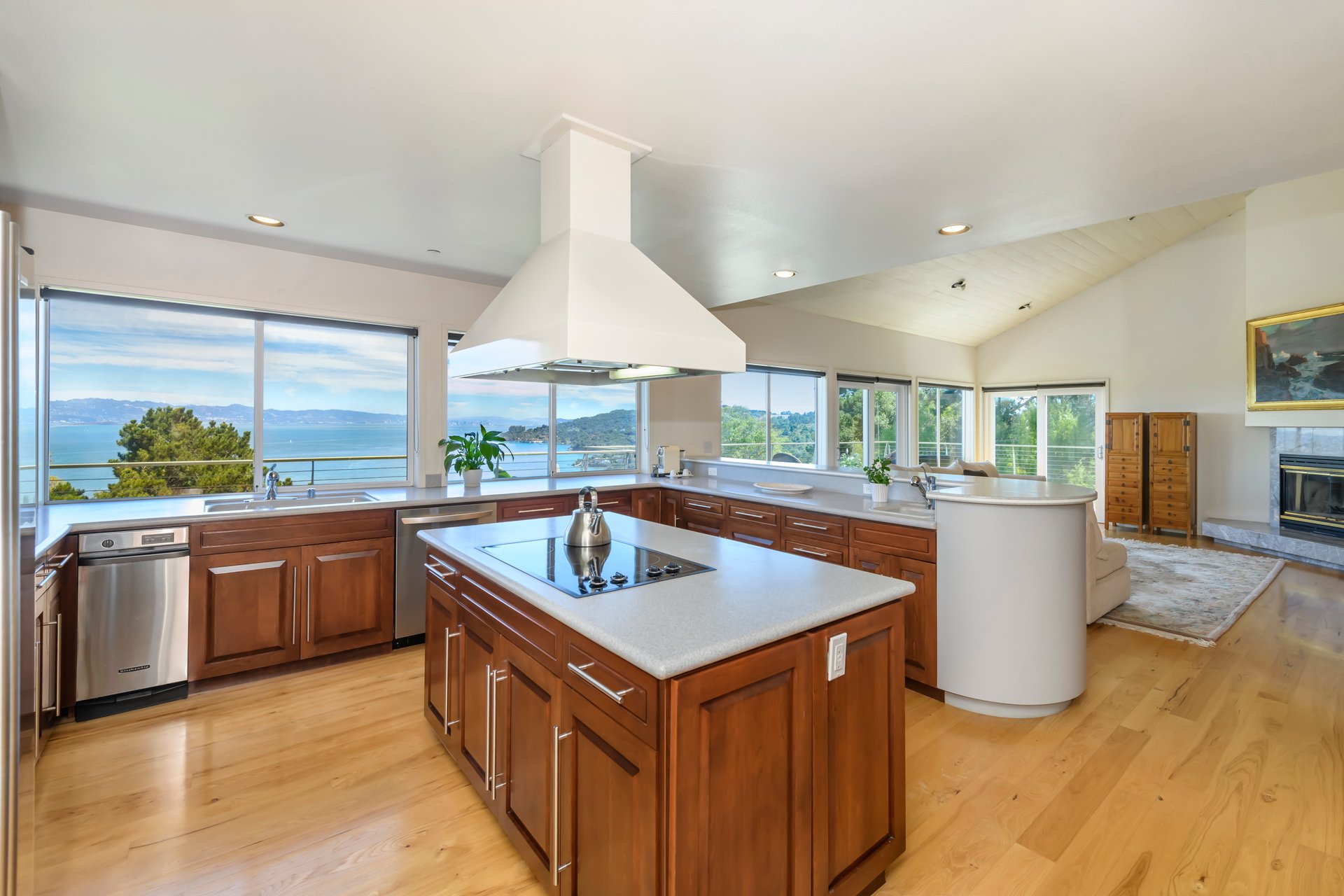 Tiburon Legacy Estate with Unparalleled Views and a Rare Connection to Nature