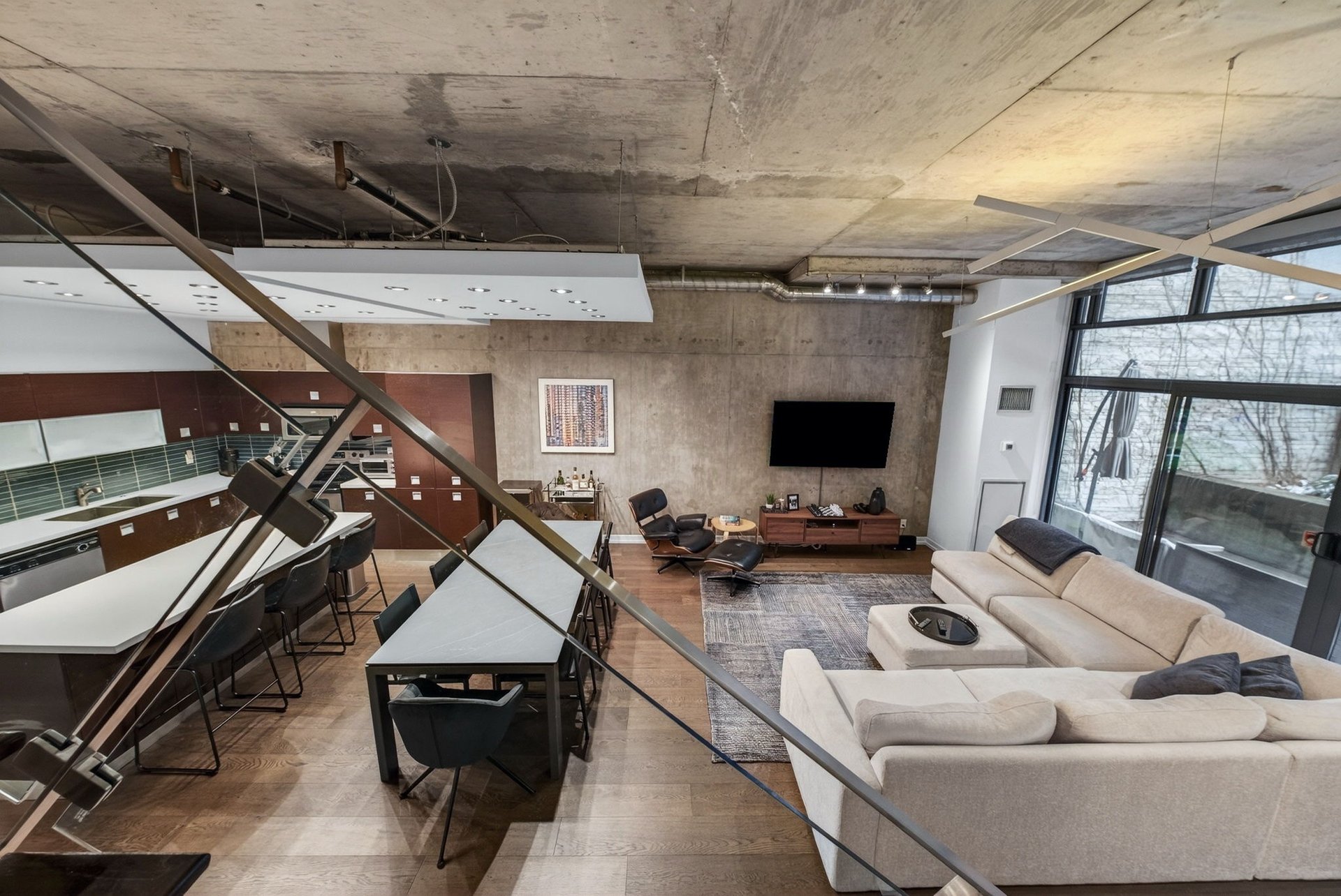  SOLD: In The Heart Of Vibrant King West