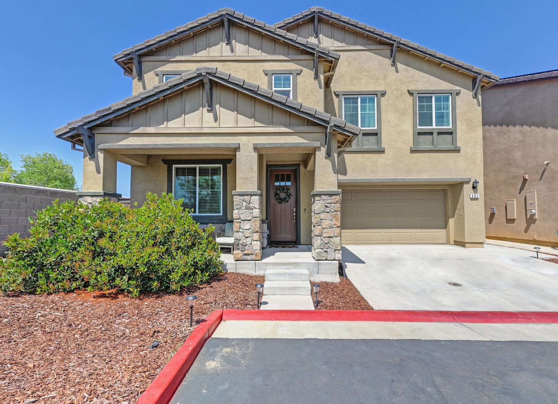 985 Lincolnshire Cir