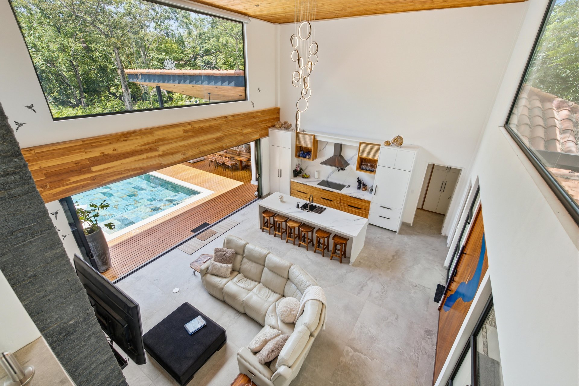 Casa La Ola Perfecta | Luxury 5-Bedroom Home with Pool Near the Beach in Hacienda Pinilla