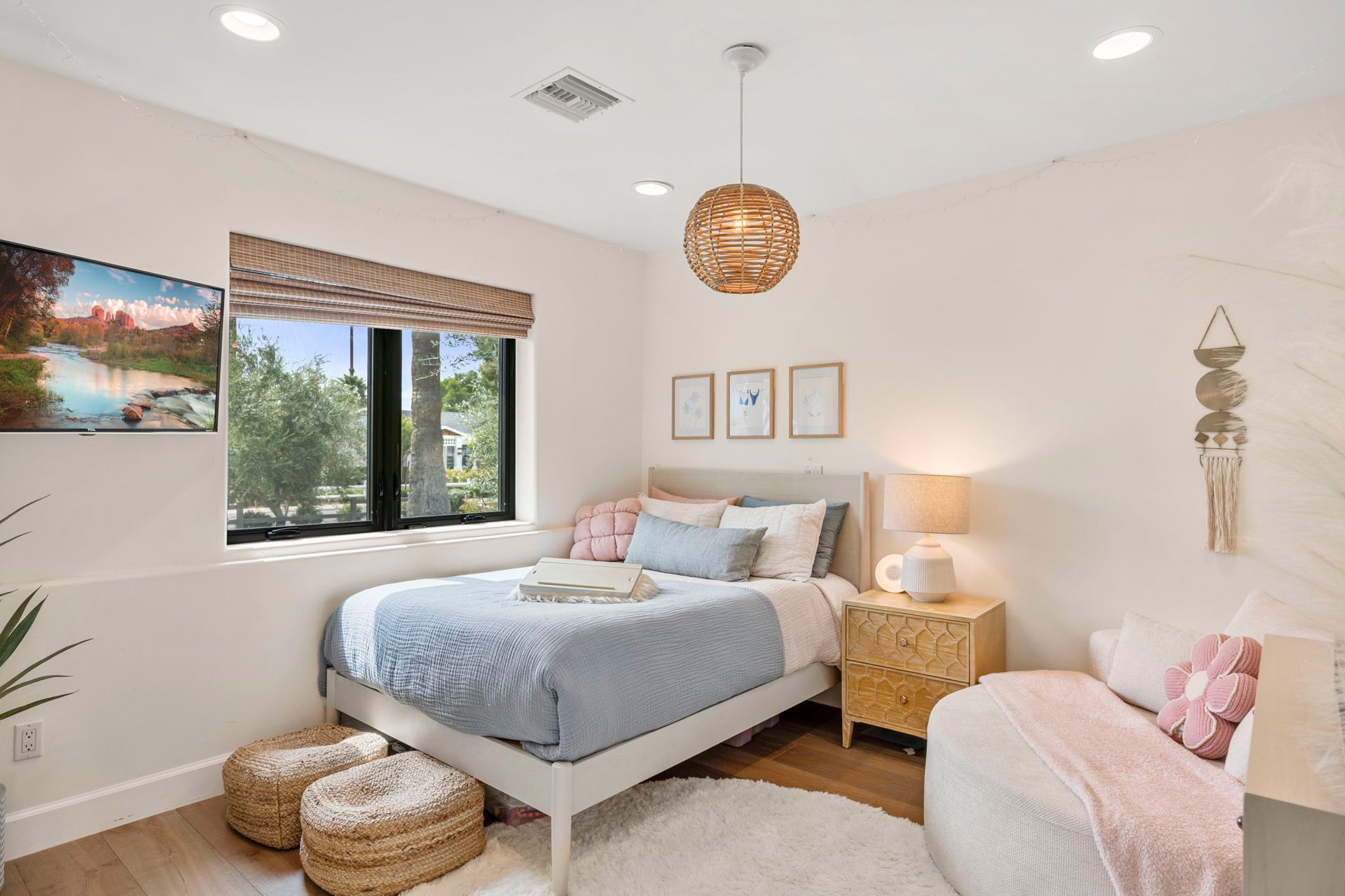 6152 E CALLE CAMELIA
