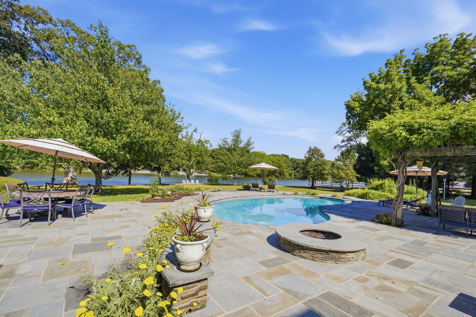 27669 Wakefield Lane