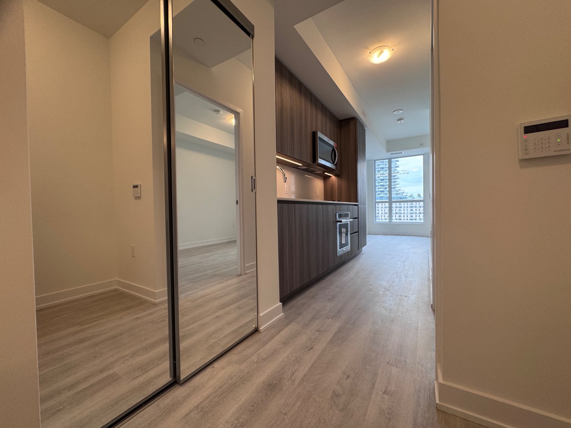 15 Richardson Street Unit: 812