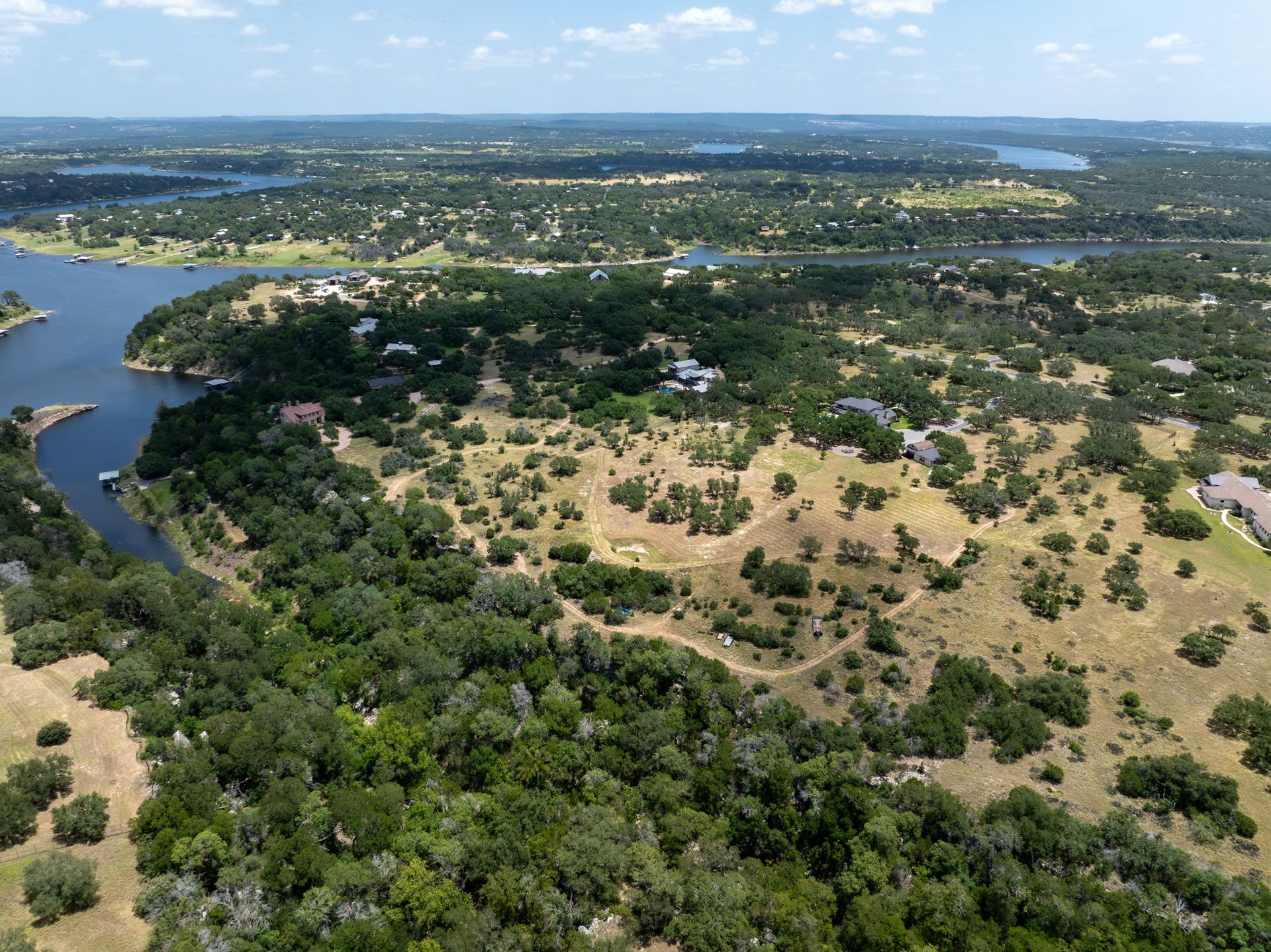 900 Rivercliff Drive