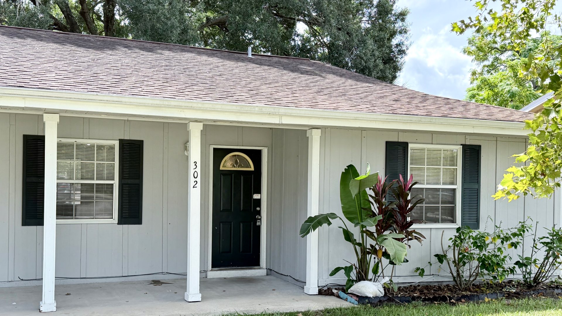 Casselberry Three-Bedroom, Two-Bathroom Duplex Unit with Private Yard