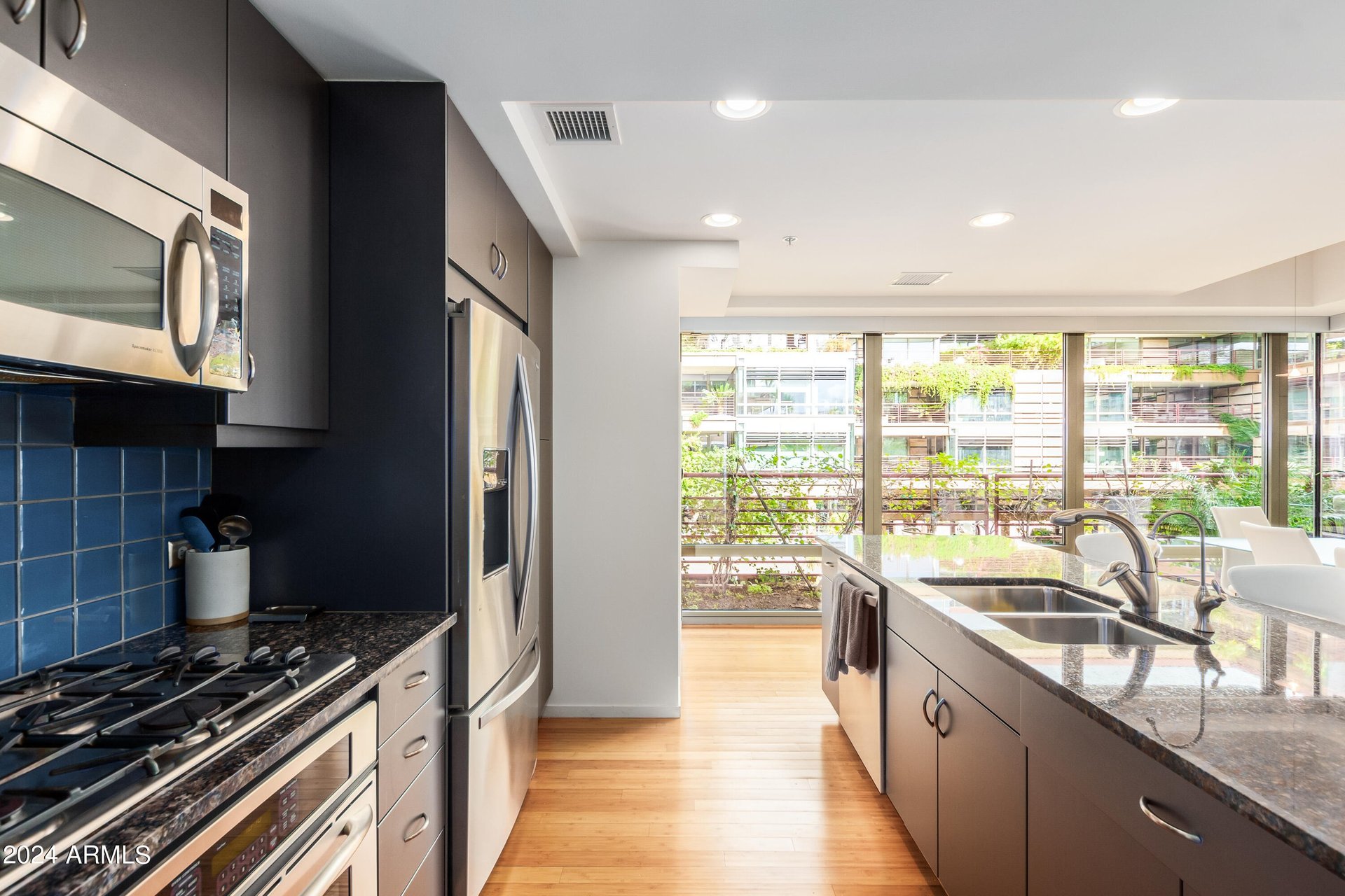 7137 E Rancho Vista Dr, #4005