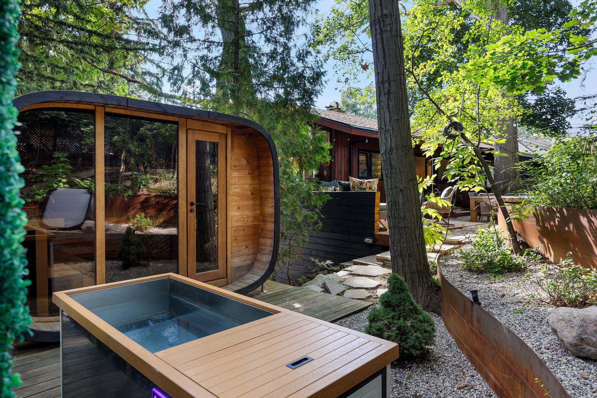 Kingsway Mid-Century Modern