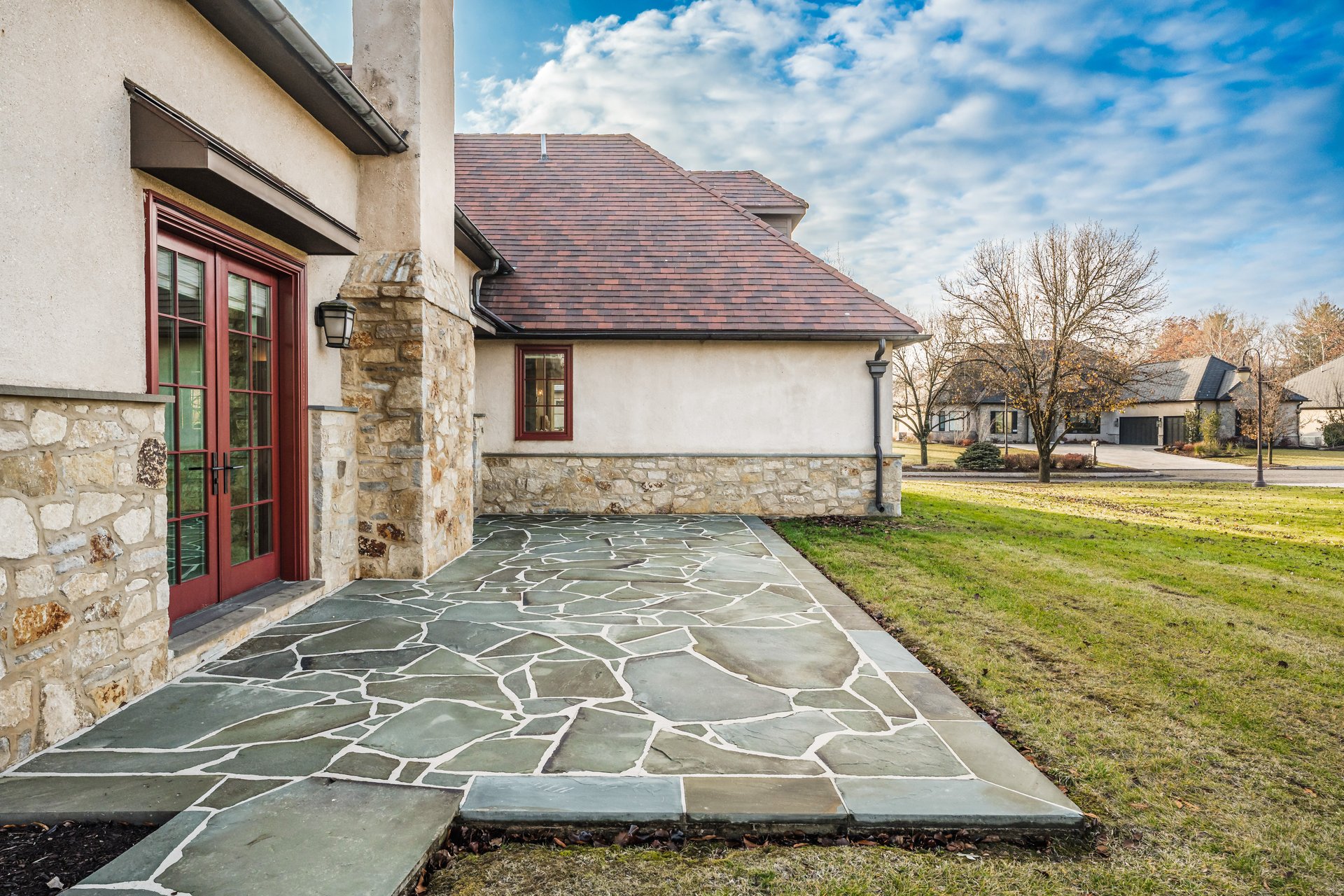 2687 Avenue Du Vlg