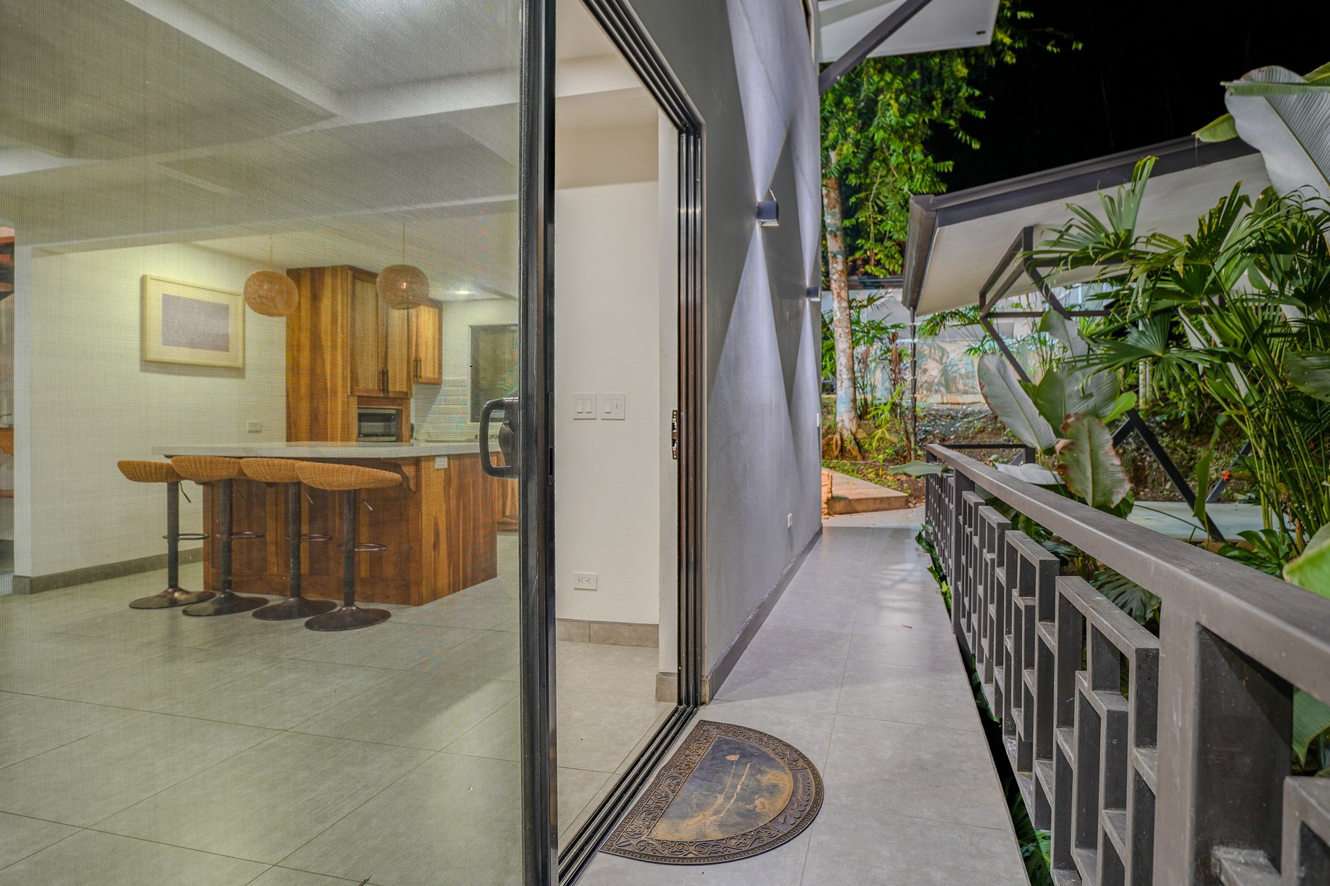 Casa La Roca, Whale's Tail 3 Bedroom Home In Uvita!