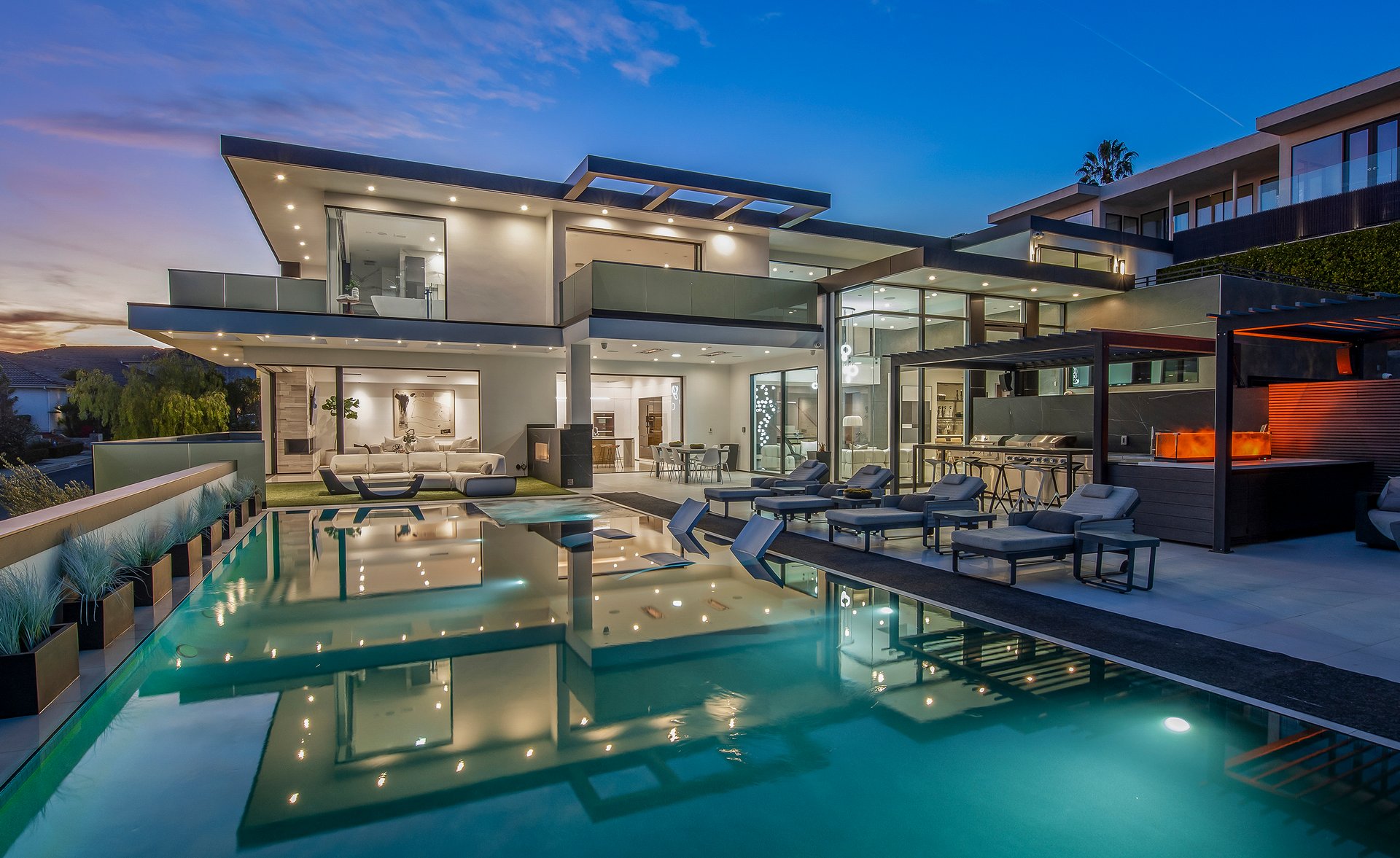 2301 Hercules Dr, Hollywood Hills