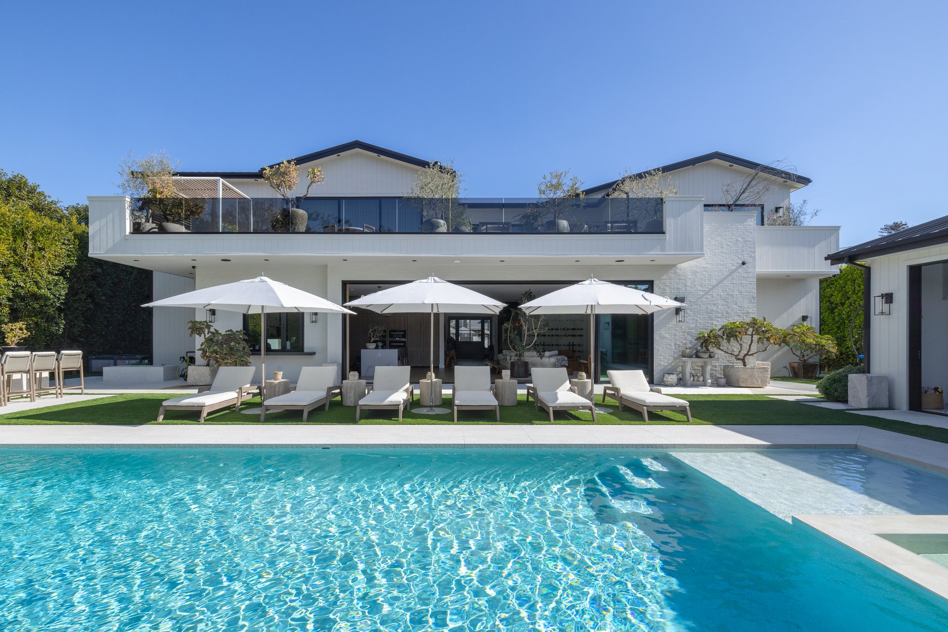 455 N Bundy Dr, Brentwood