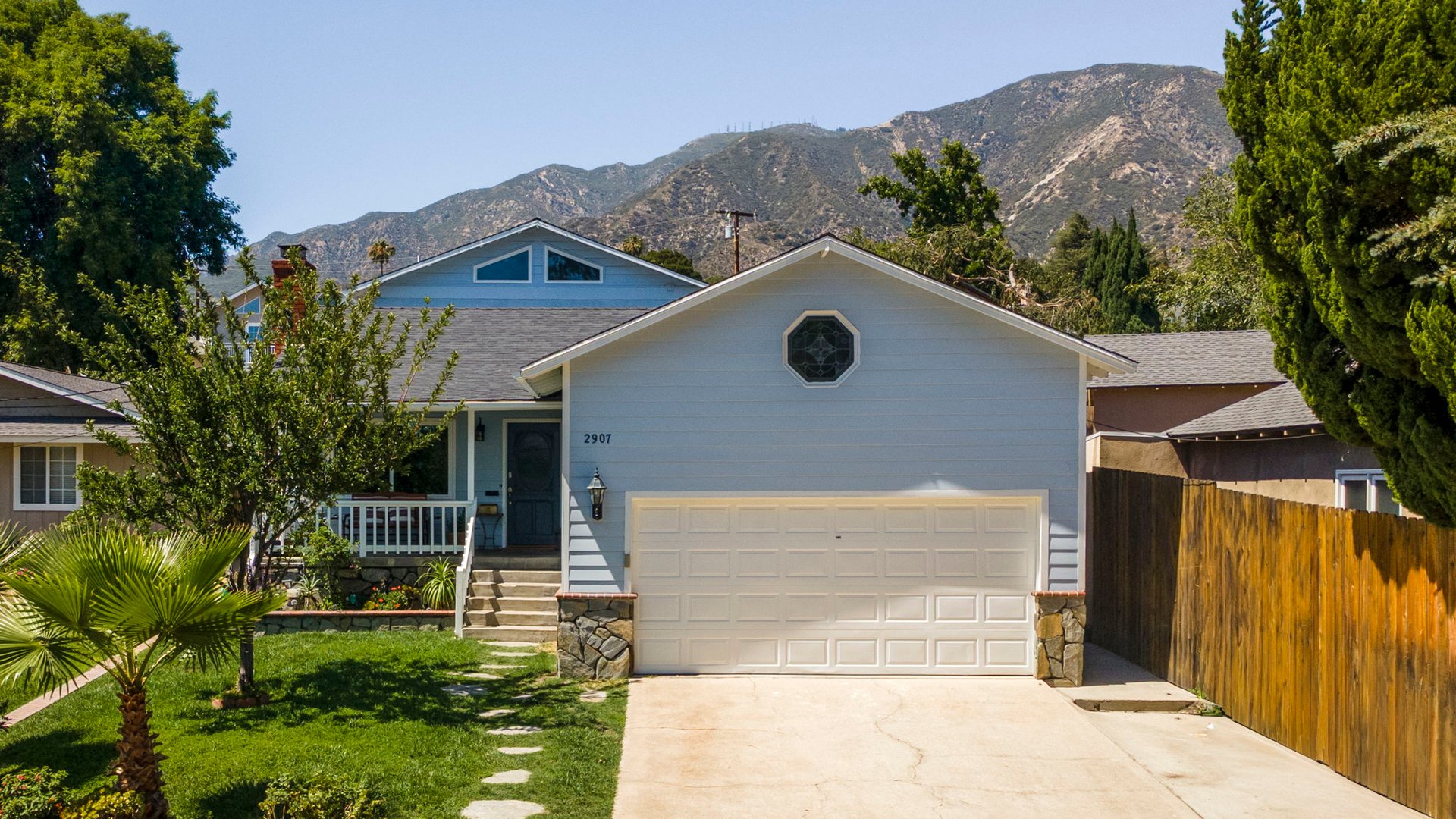 2-Story Historic Cabin Home in La Crescenta - Breathtaking Verdugo Mountain Views!
