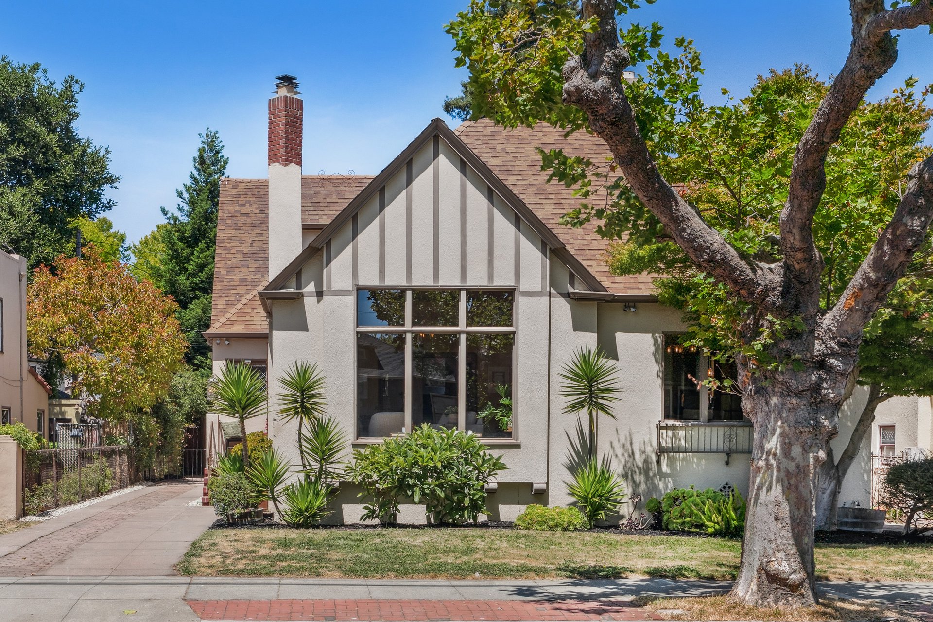 2823 Central Ave