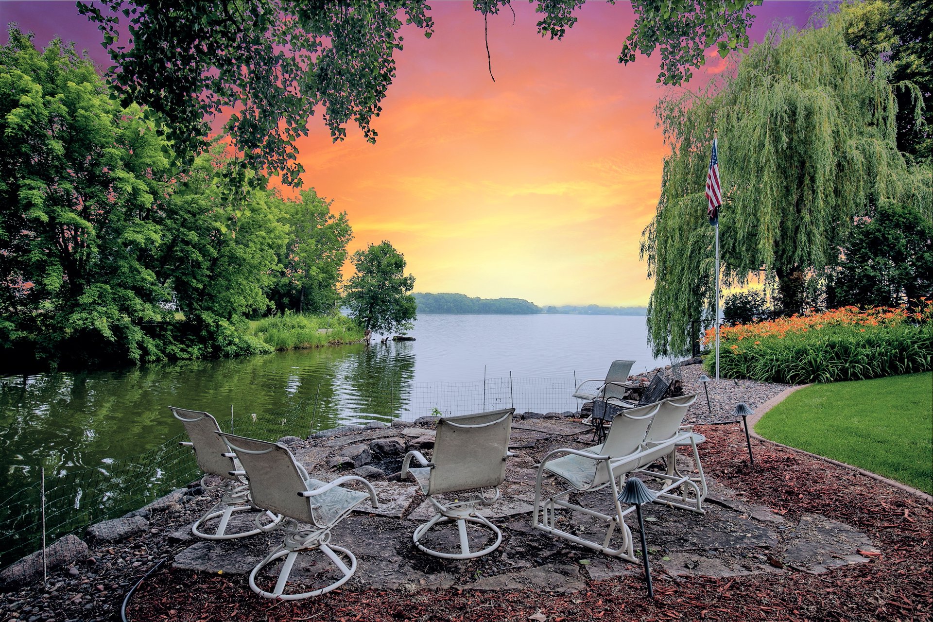 Gorgeous, Private Setting on Rice Lake