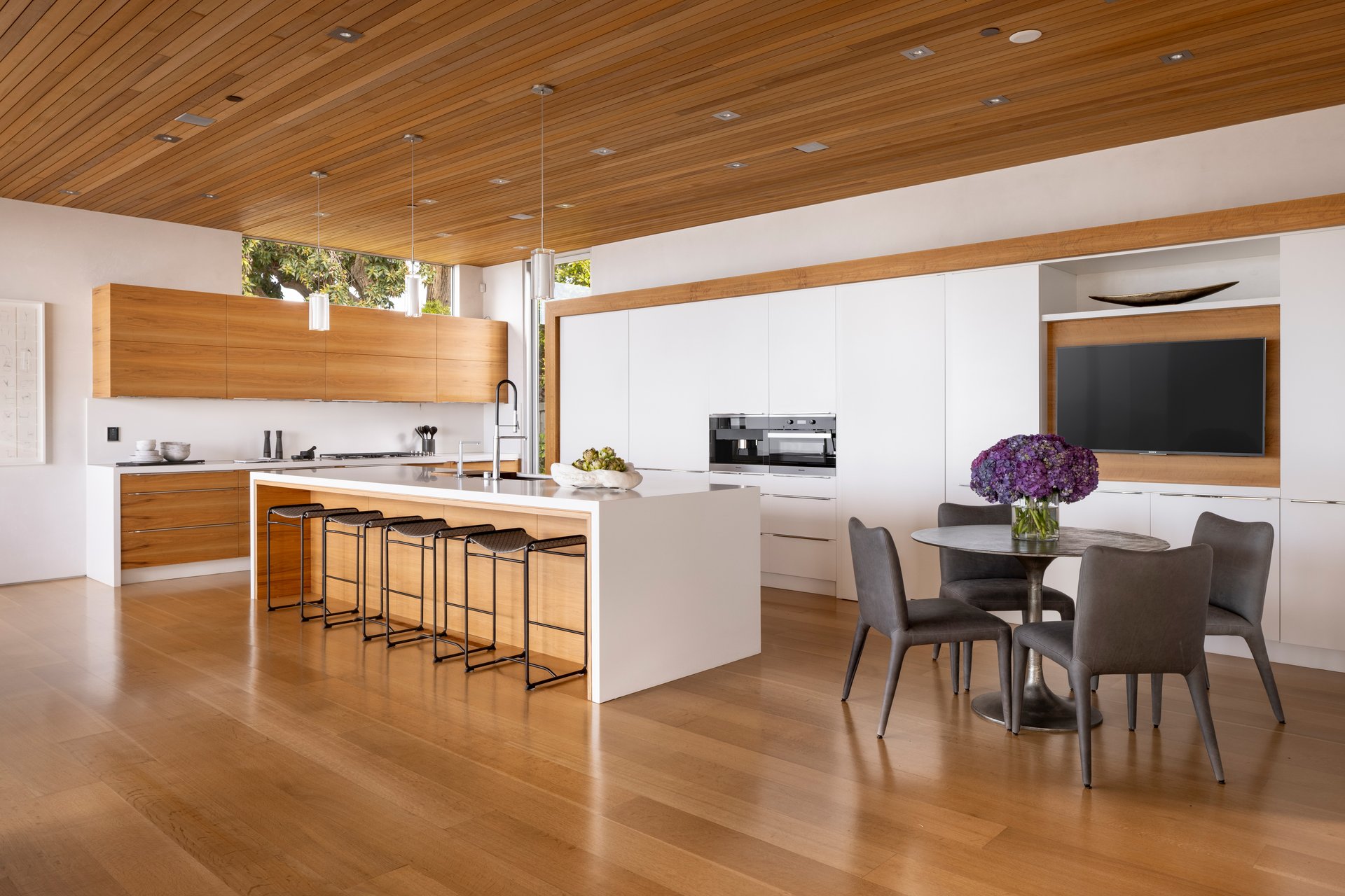 Iconic Modern Estate