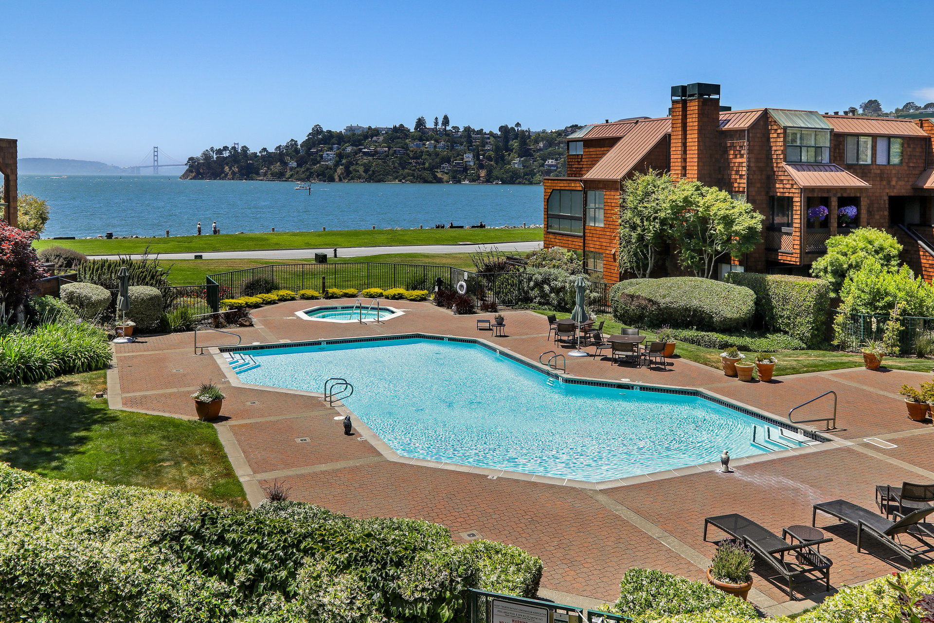 Luxury Condo with Sweeping Bay Views
