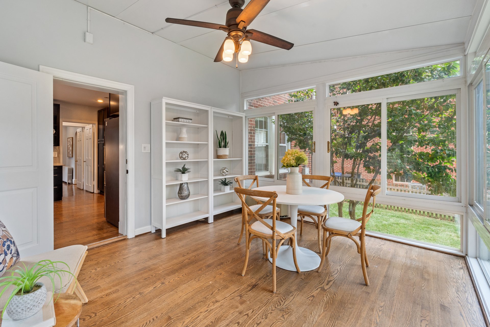 21 W Oak Street