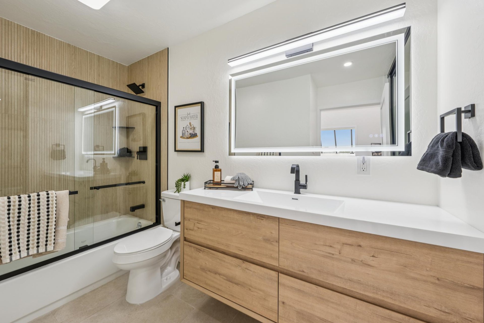 7 Embarcadero West #207